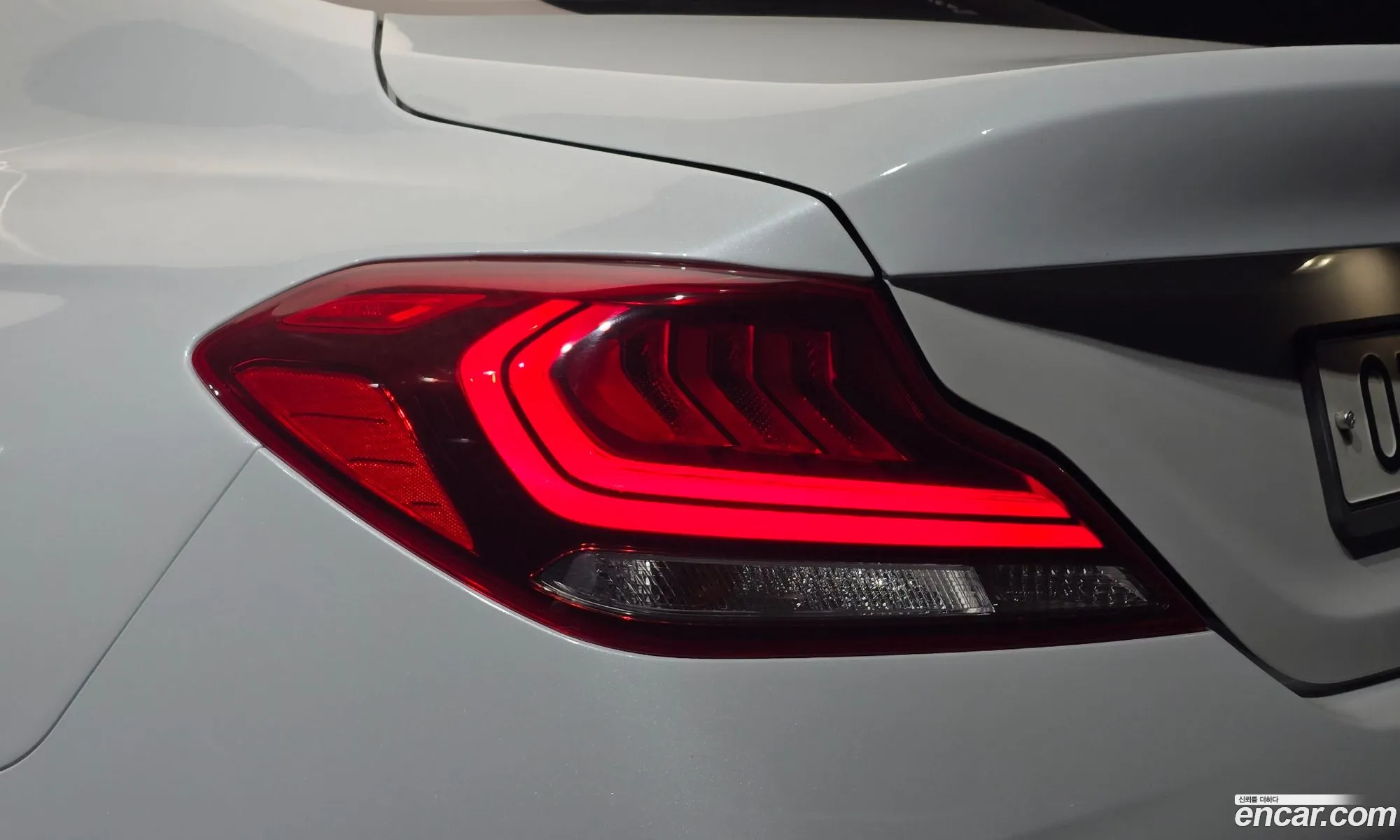 Genesis G70 2018 — 26