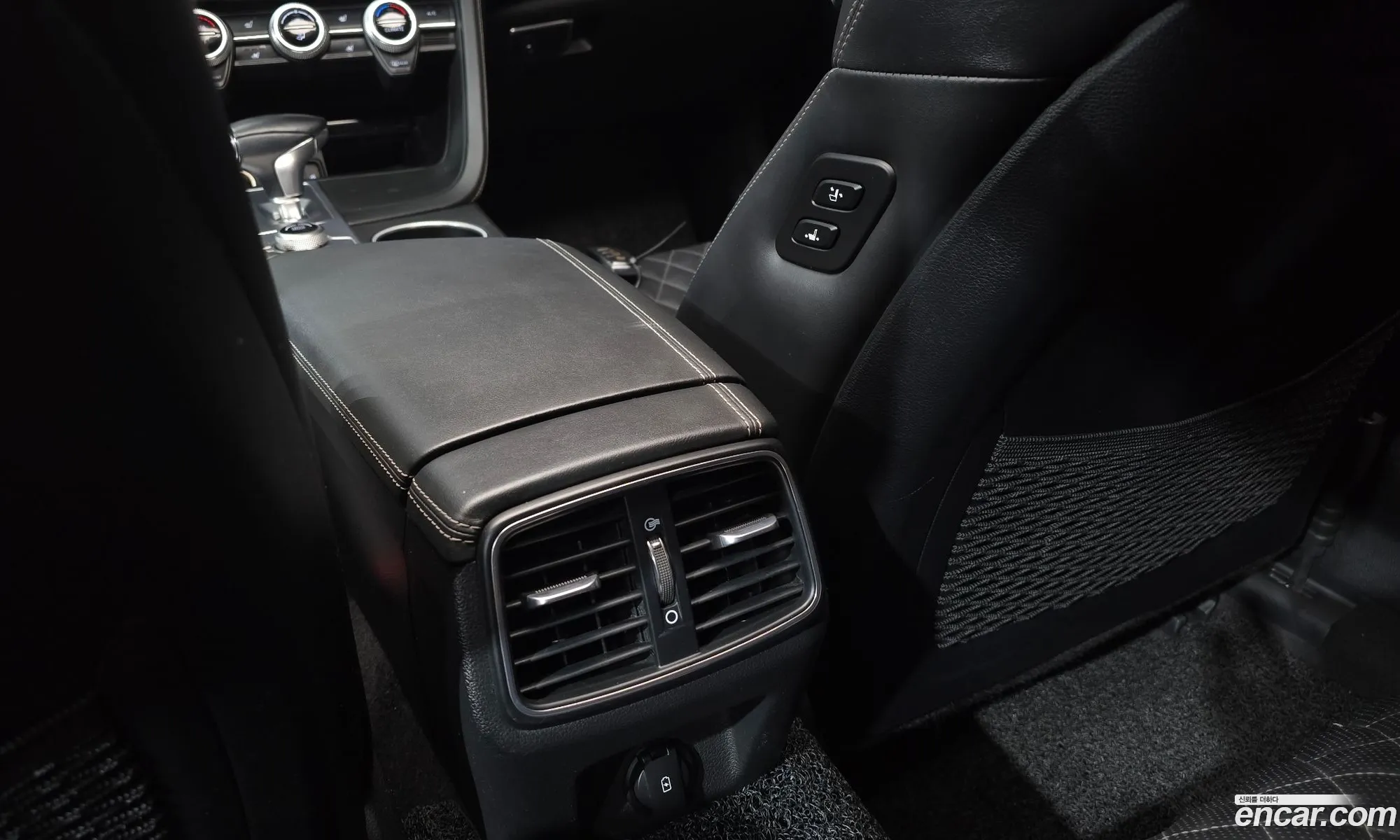 Genesis G70 2018 — 10
