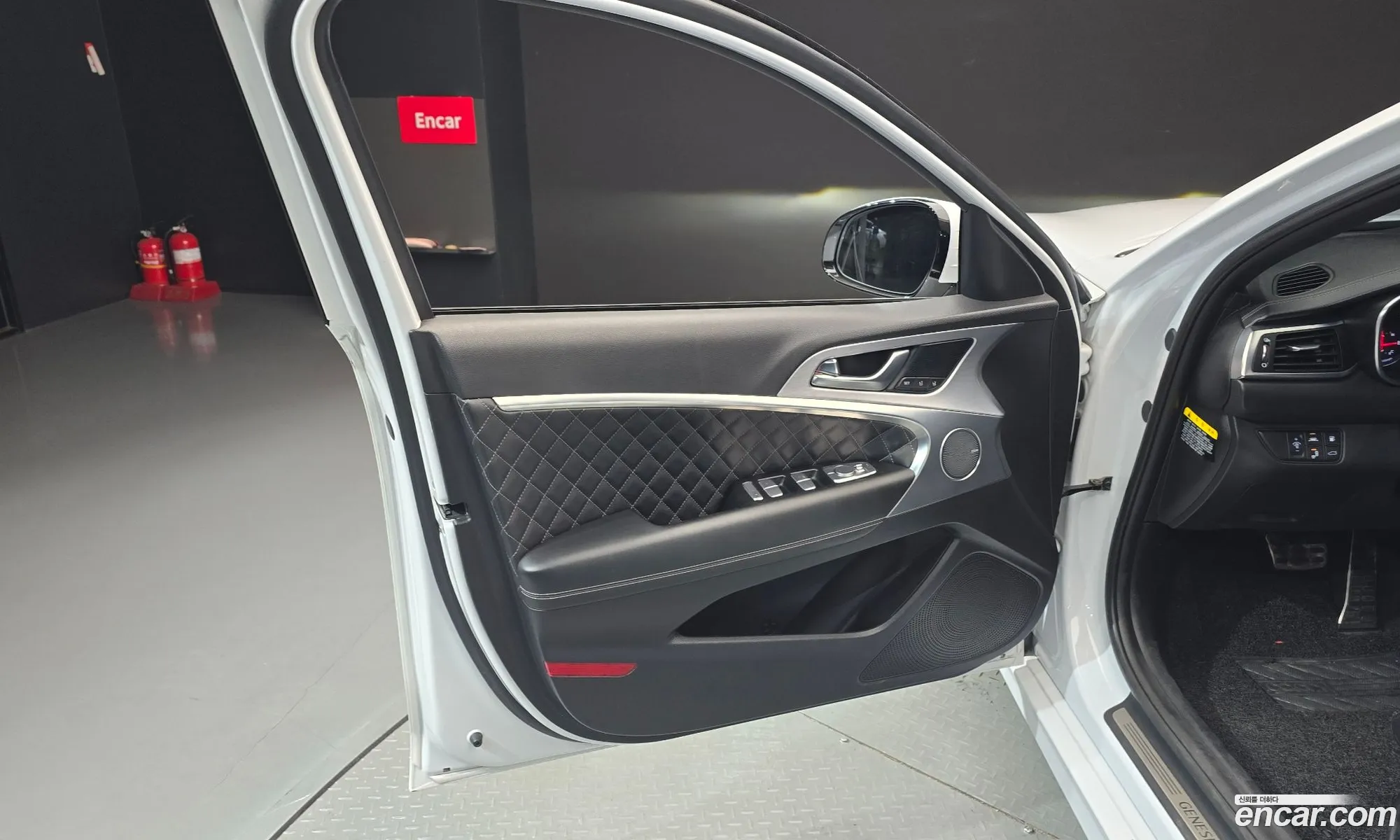 Genesis G70 2018 — 16
