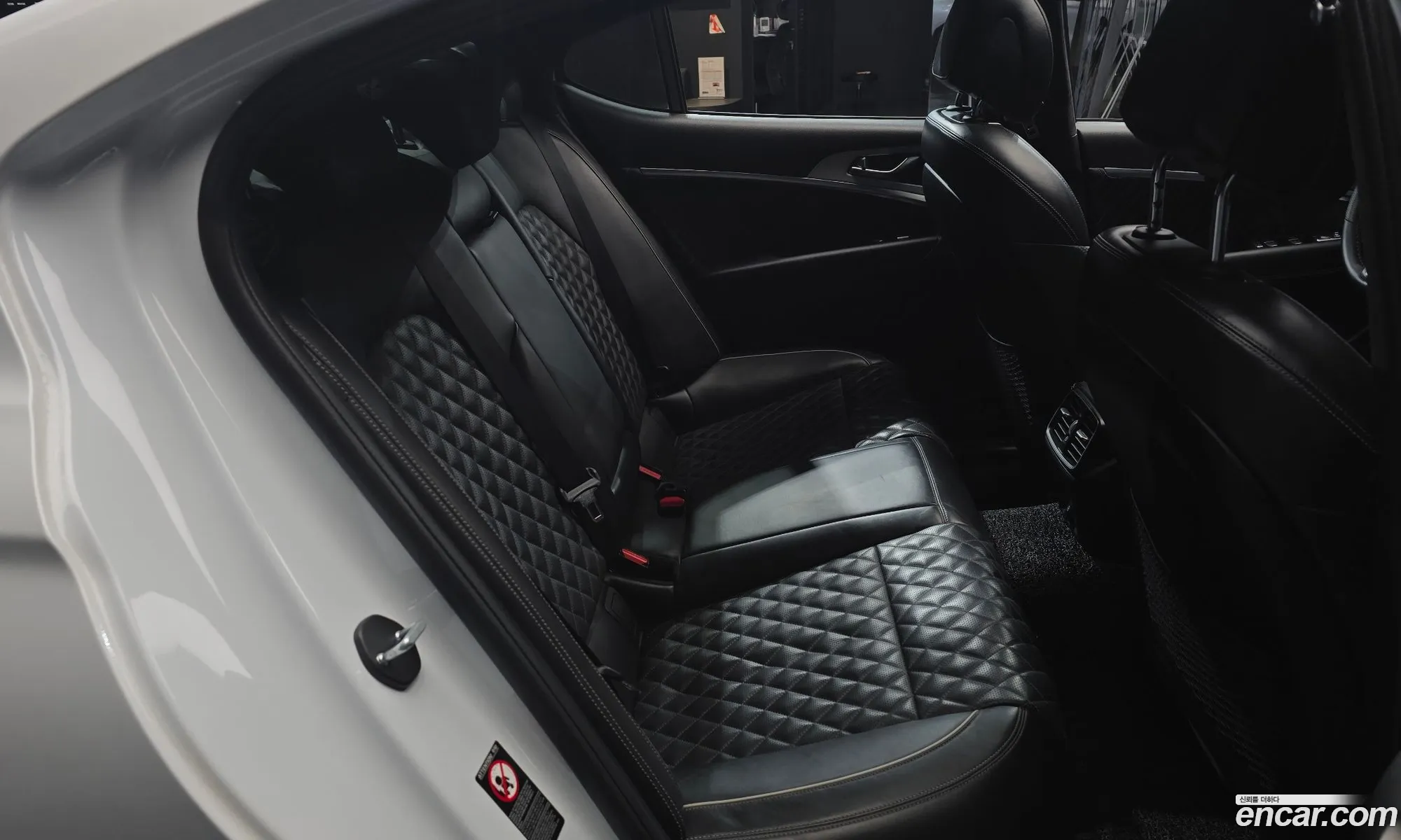 Genesis G70 2018 — 21