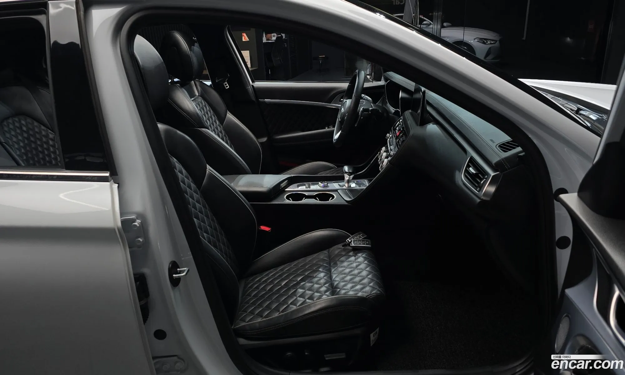 Genesis G70 2018 — 32
