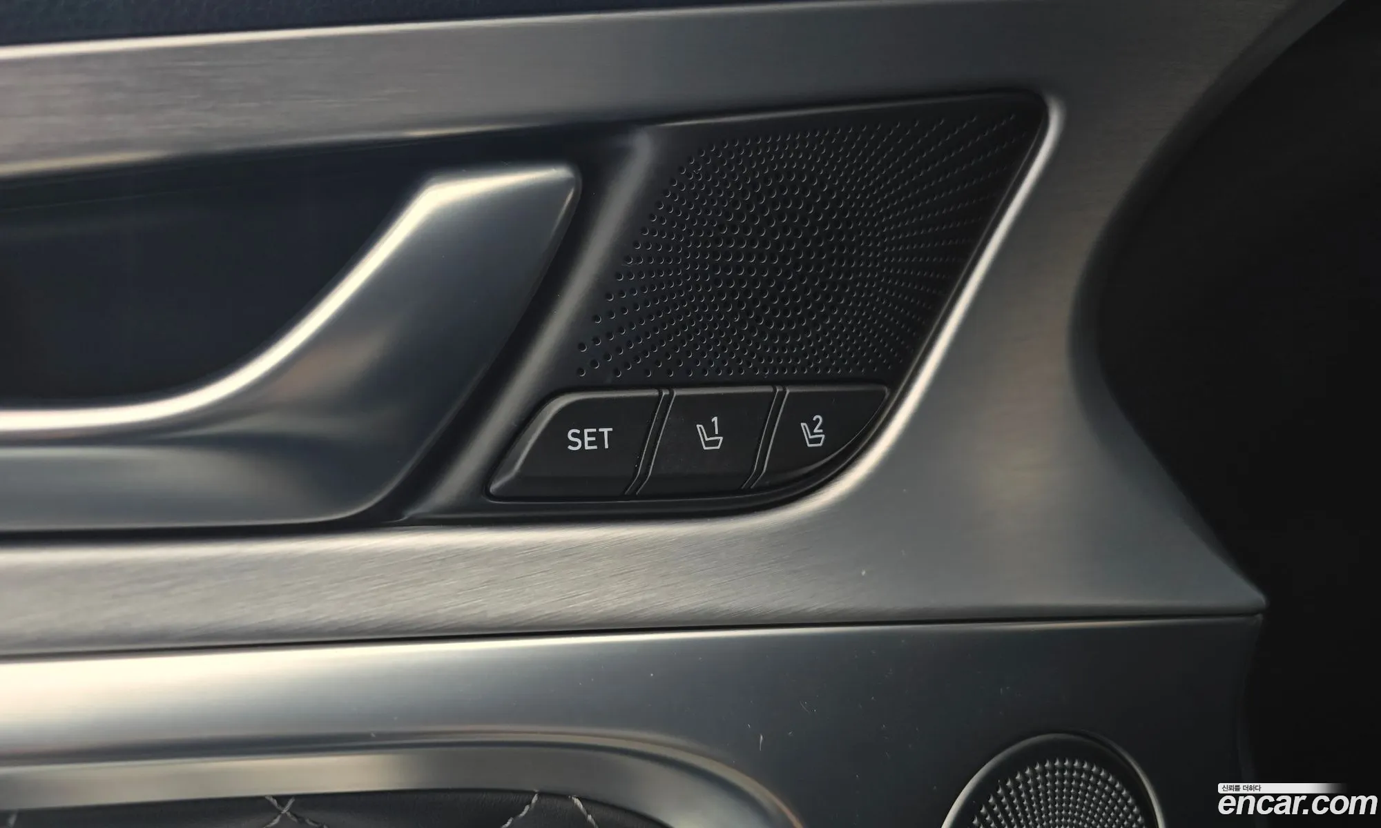 Genesis G70 2018 — 17