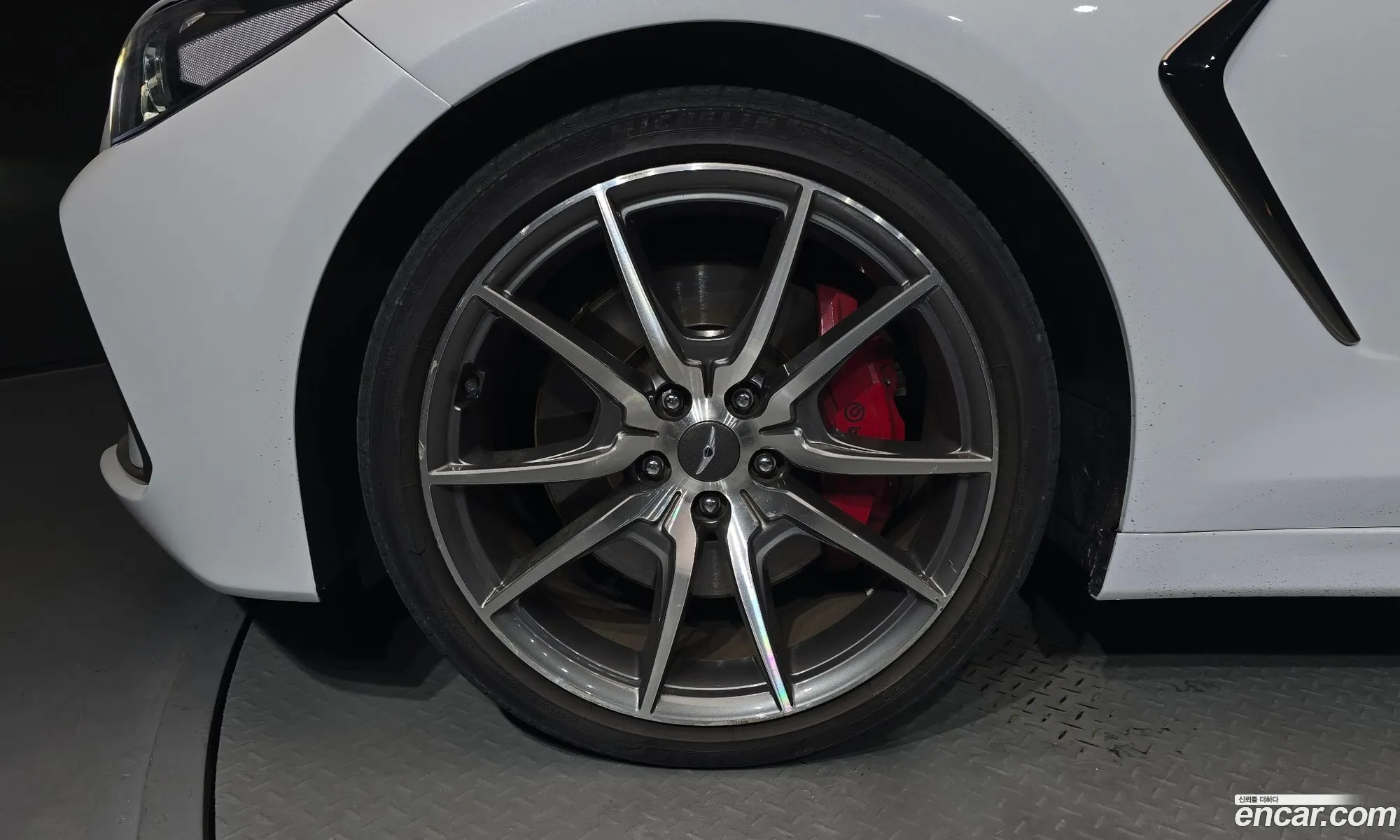 Genesis G70 2018 — 29