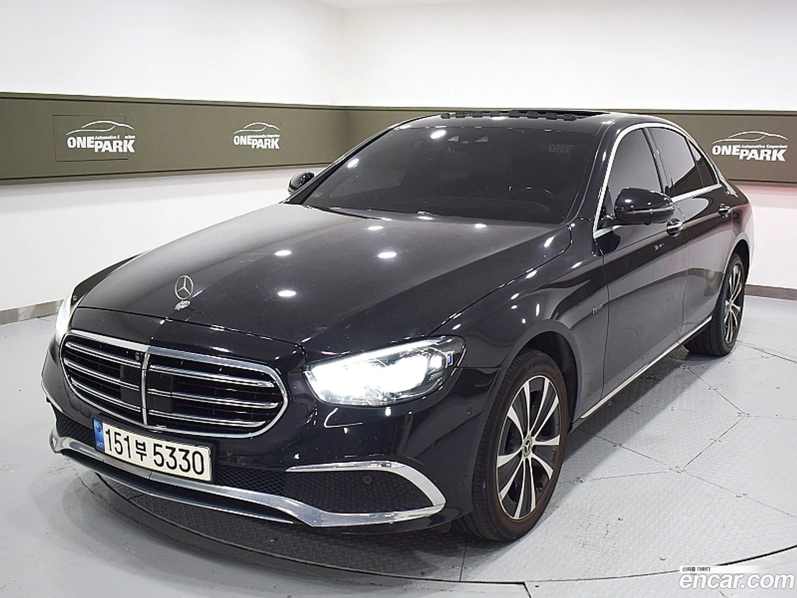 Mercedes-Benz E-Class W213 2021 — 14