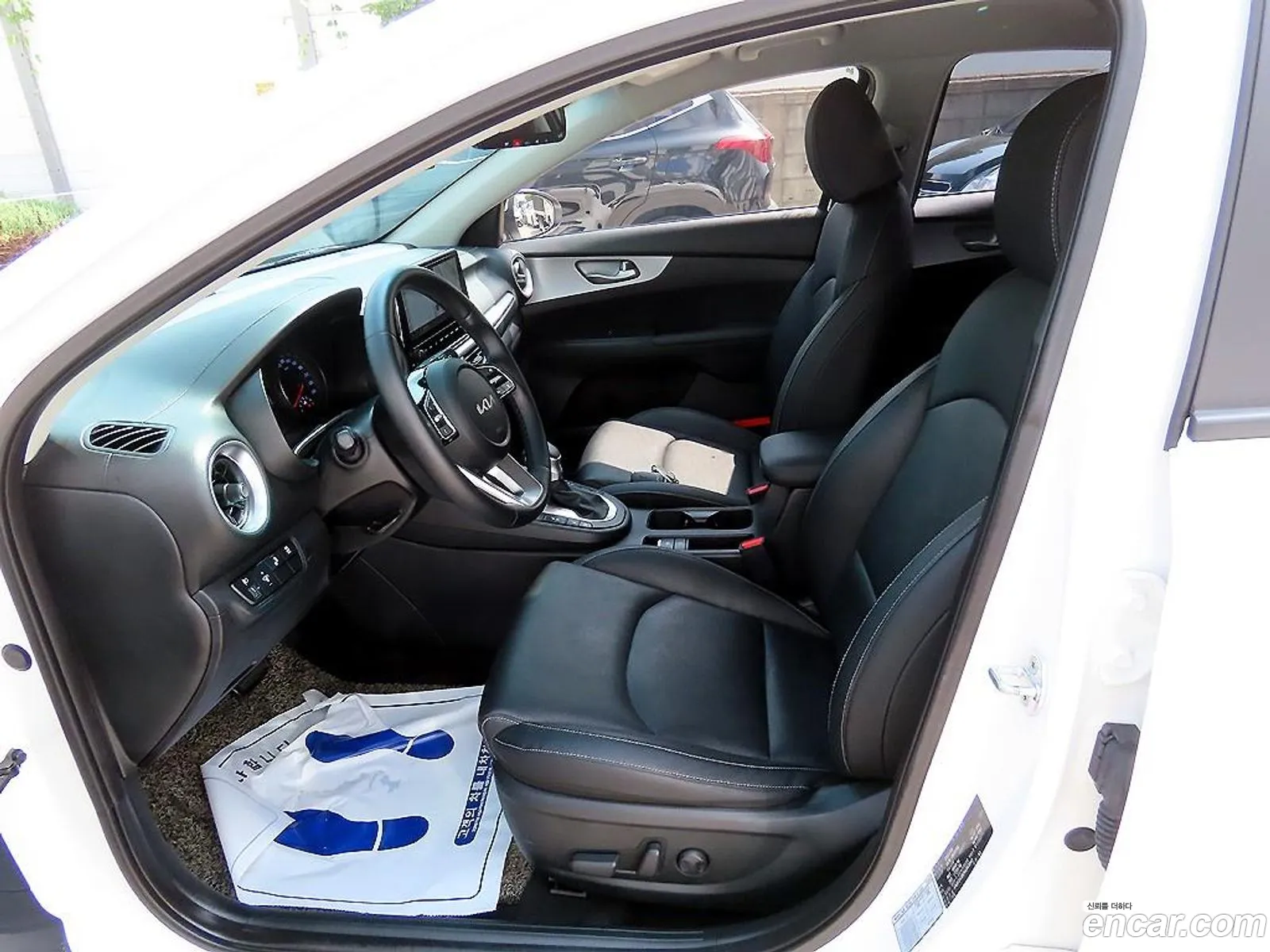 Kia K3 2022 — 17