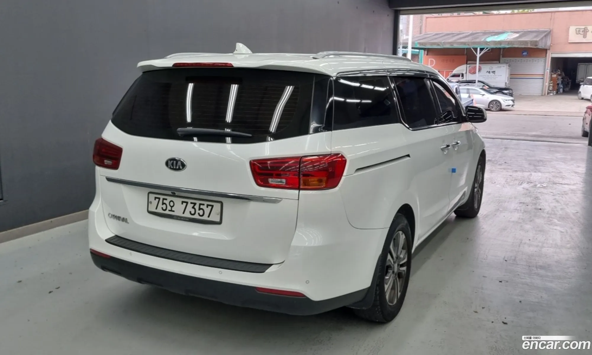 Kia Carnival 2018 — 2