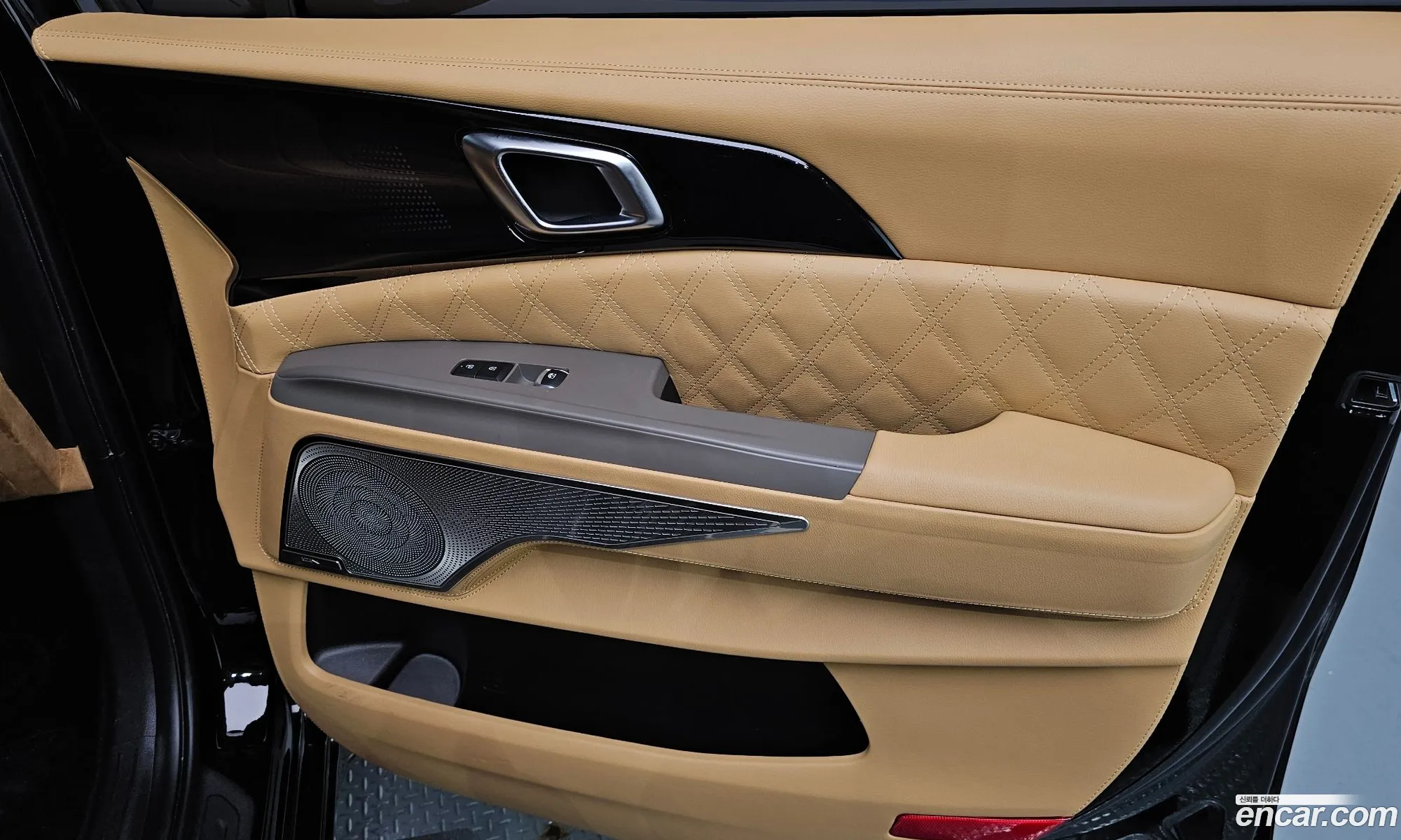 Kia Carnival 2024 — 8
