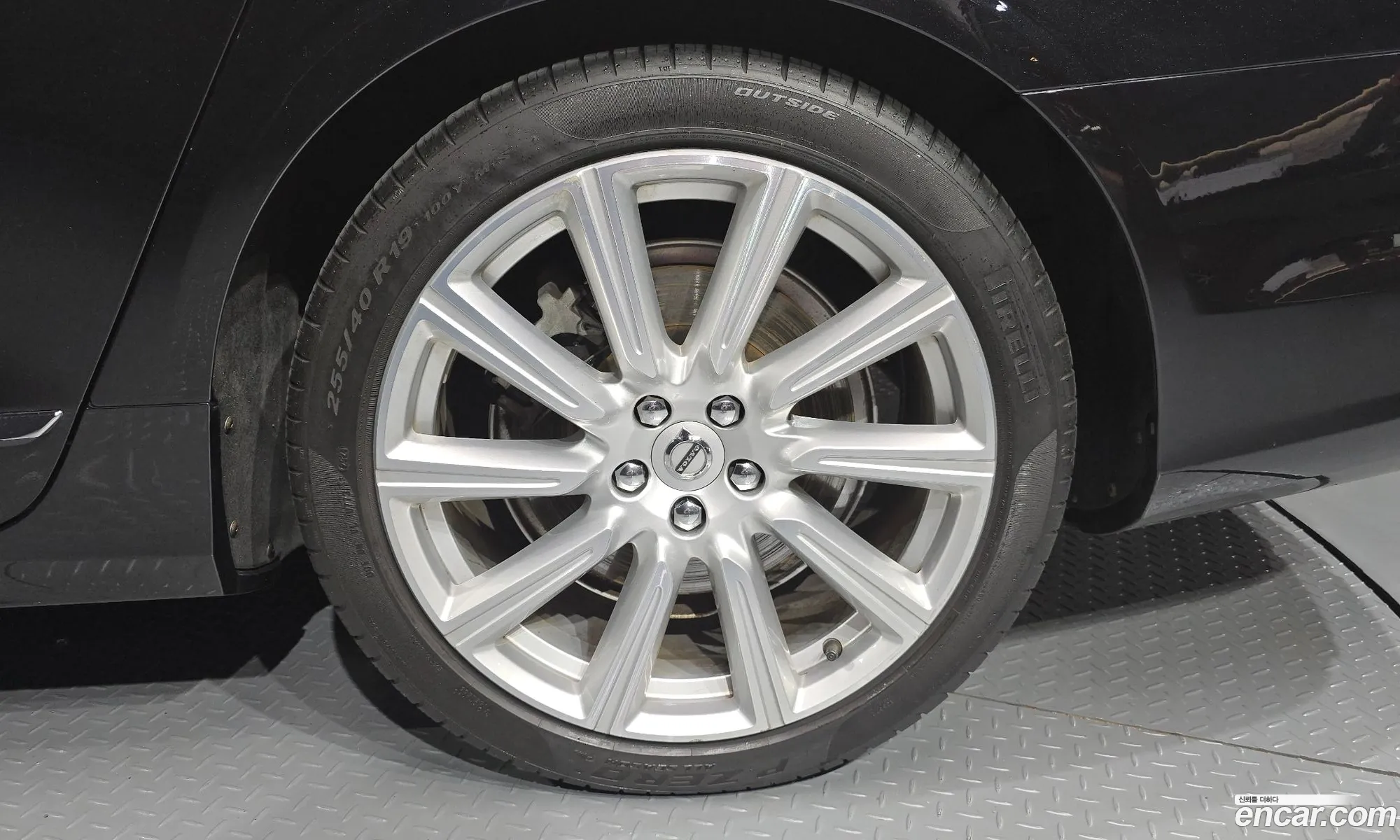 Volvo S90 2019 — 3