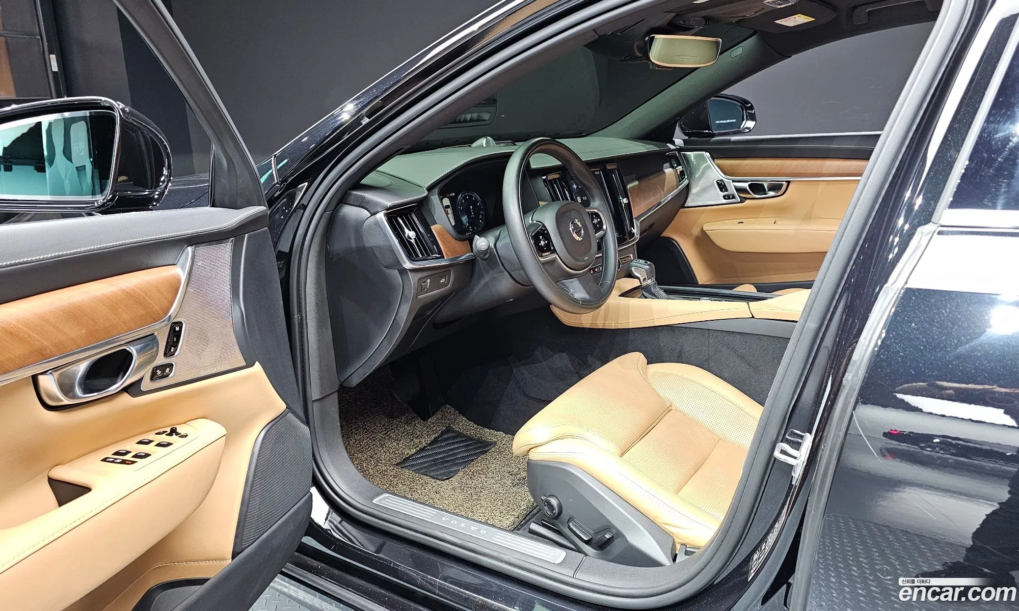 Volvo S90 2019 — 31