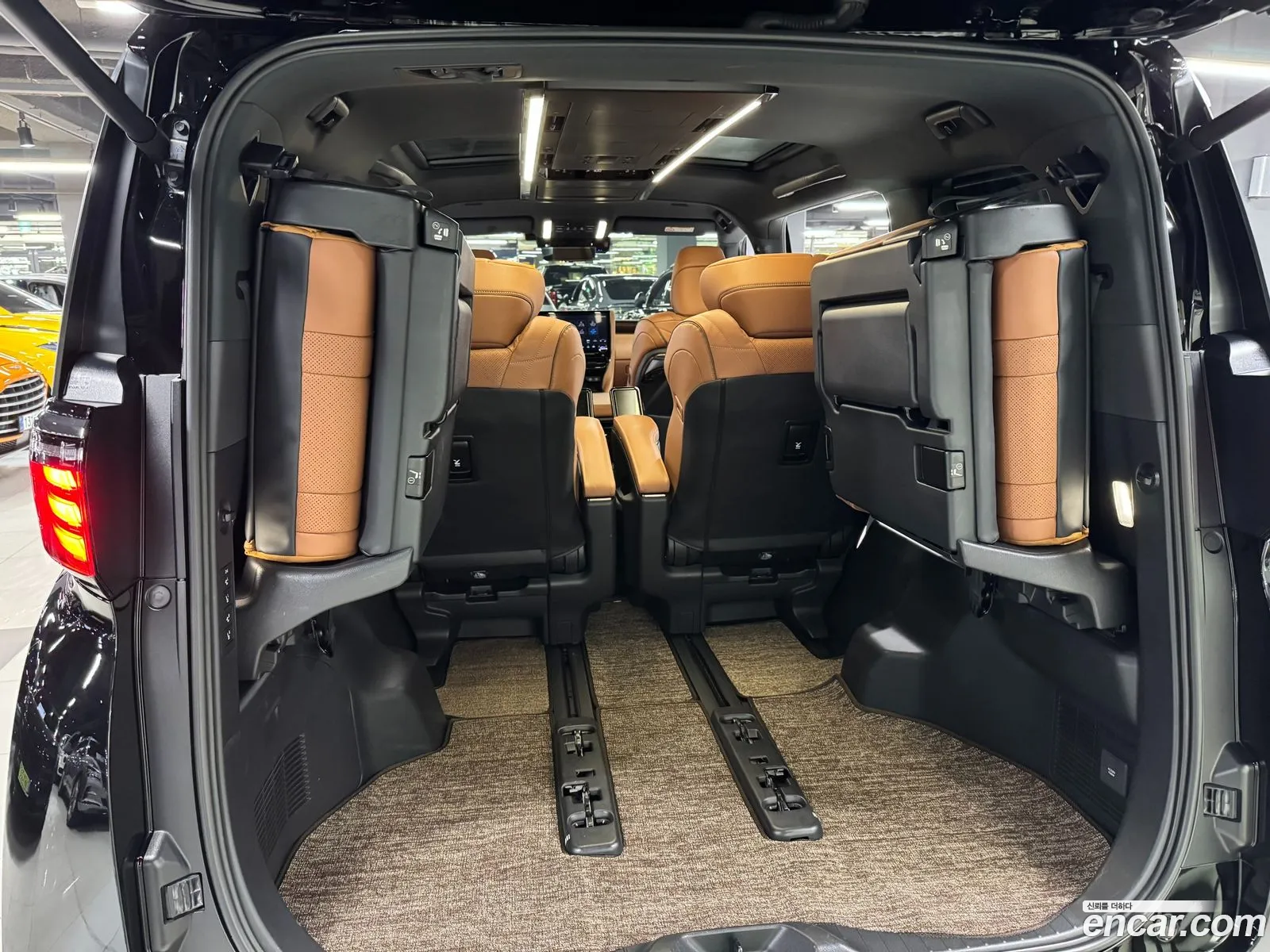 Toyota Alphard 2024 — 13