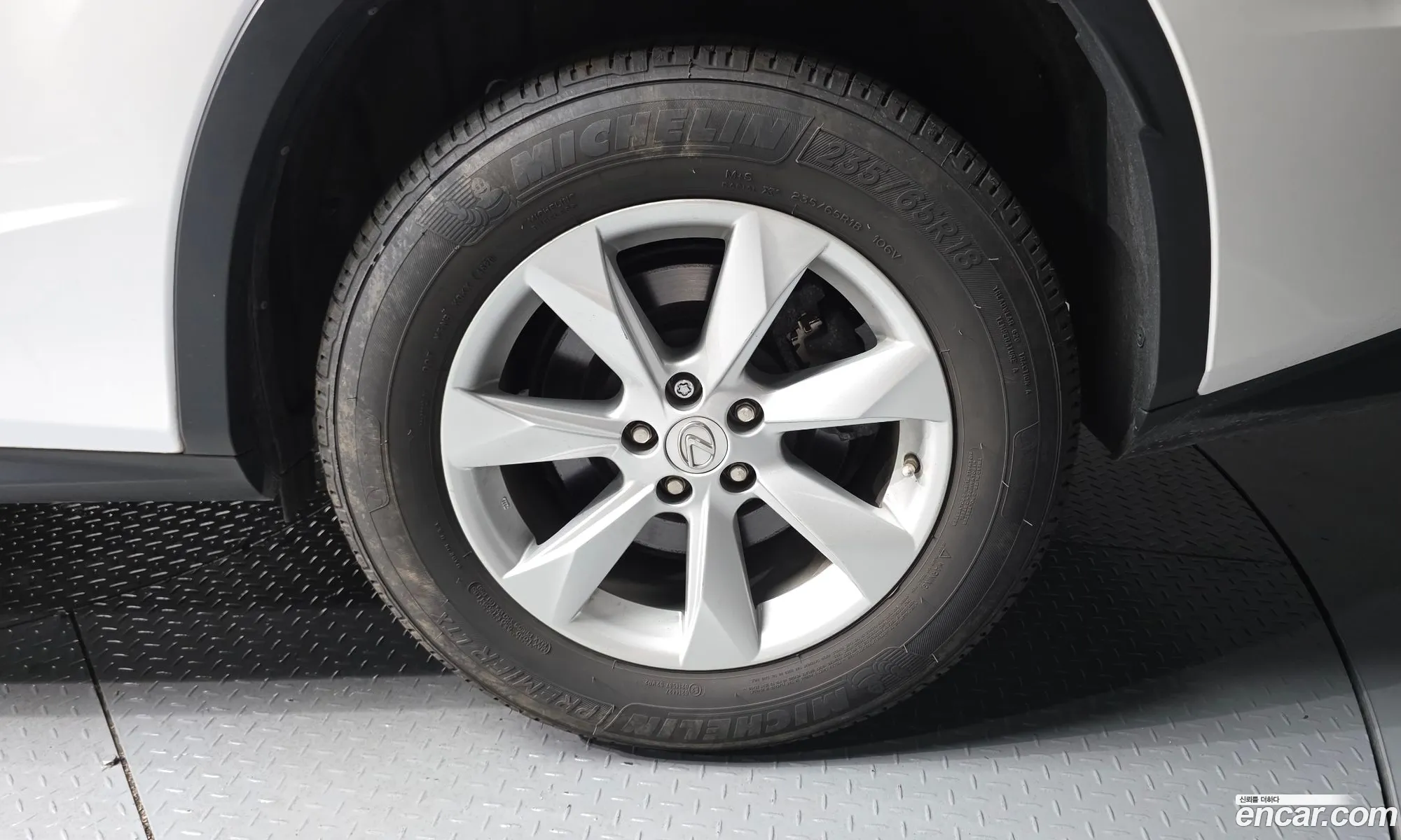 Lexus RX350 2017 2T2BZMCA0HC065423 — 10