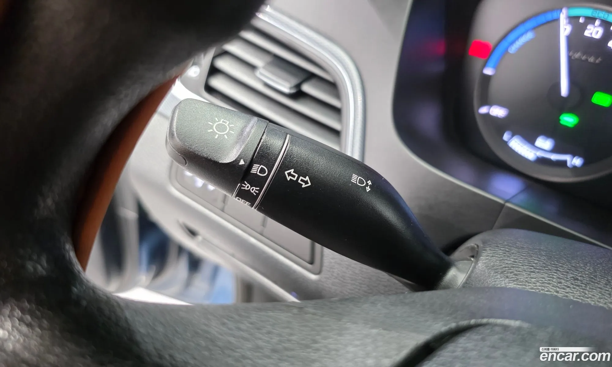 Hyundai LF Sonata Hybrid 2015 — 3