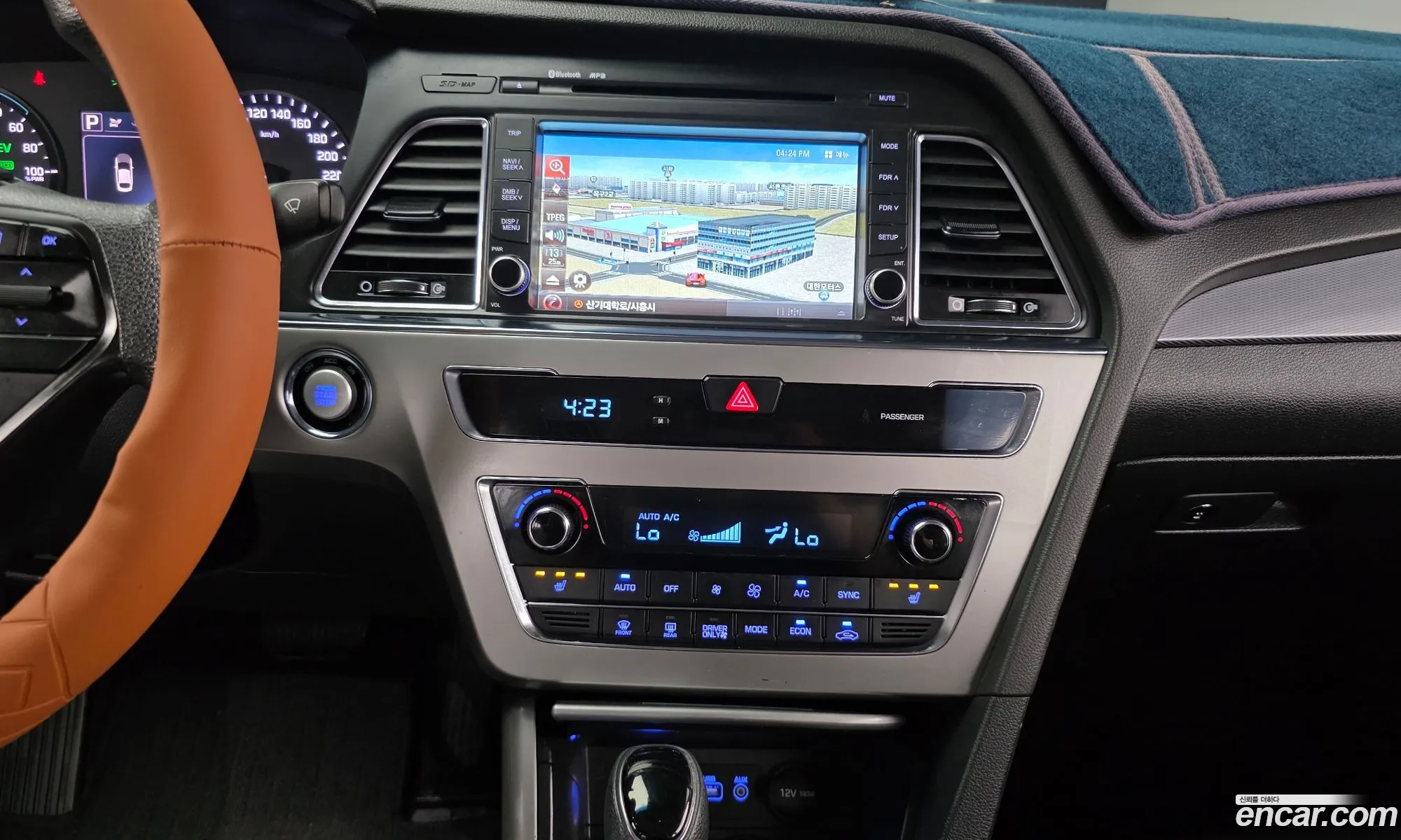 Hyundai LF Sonata Hybrid 2015 — 10