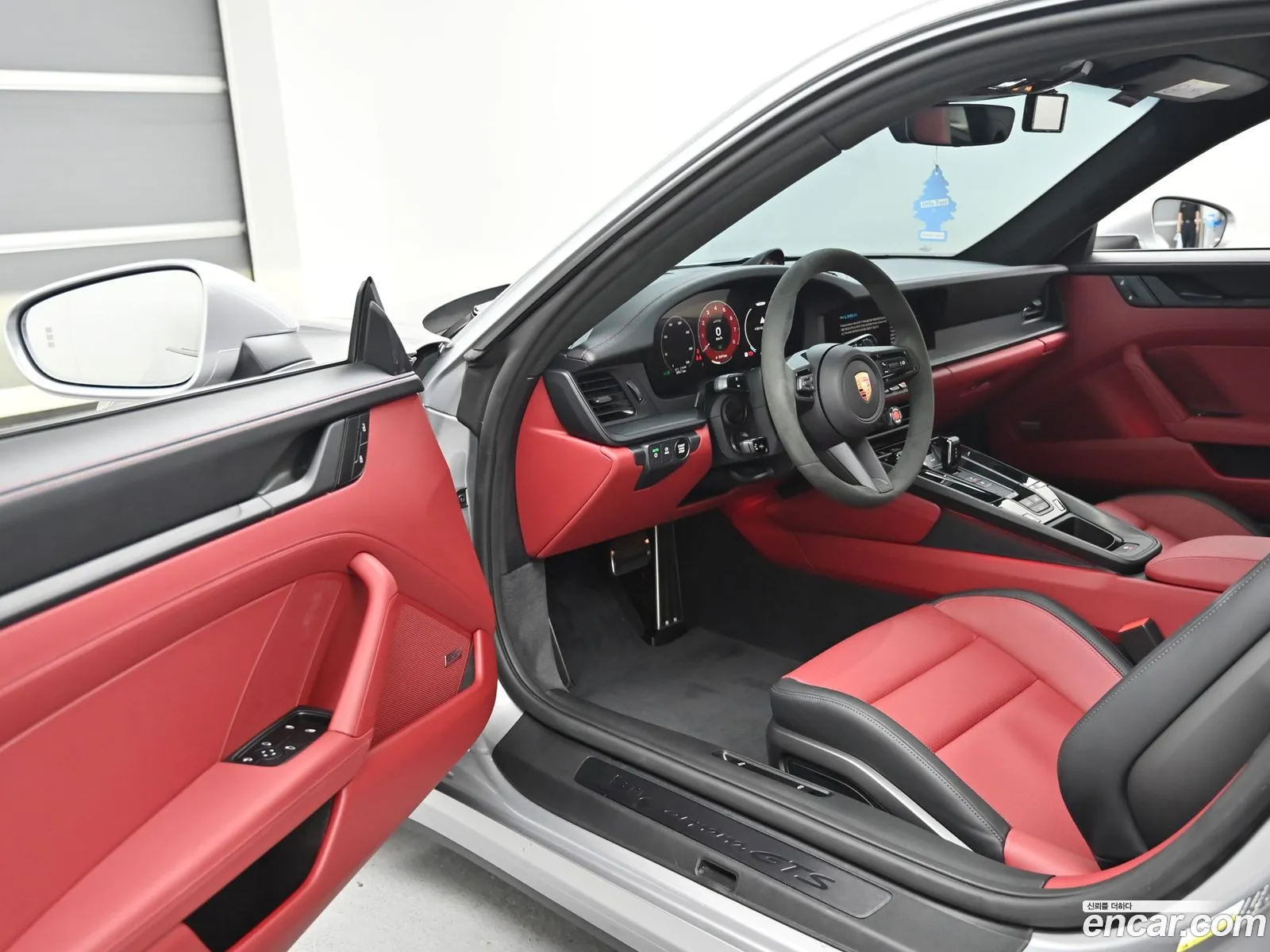 Porsche 911 2025 — 18