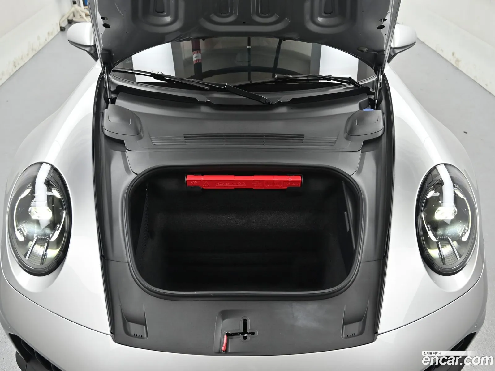 Porsche 911 2025 — 16