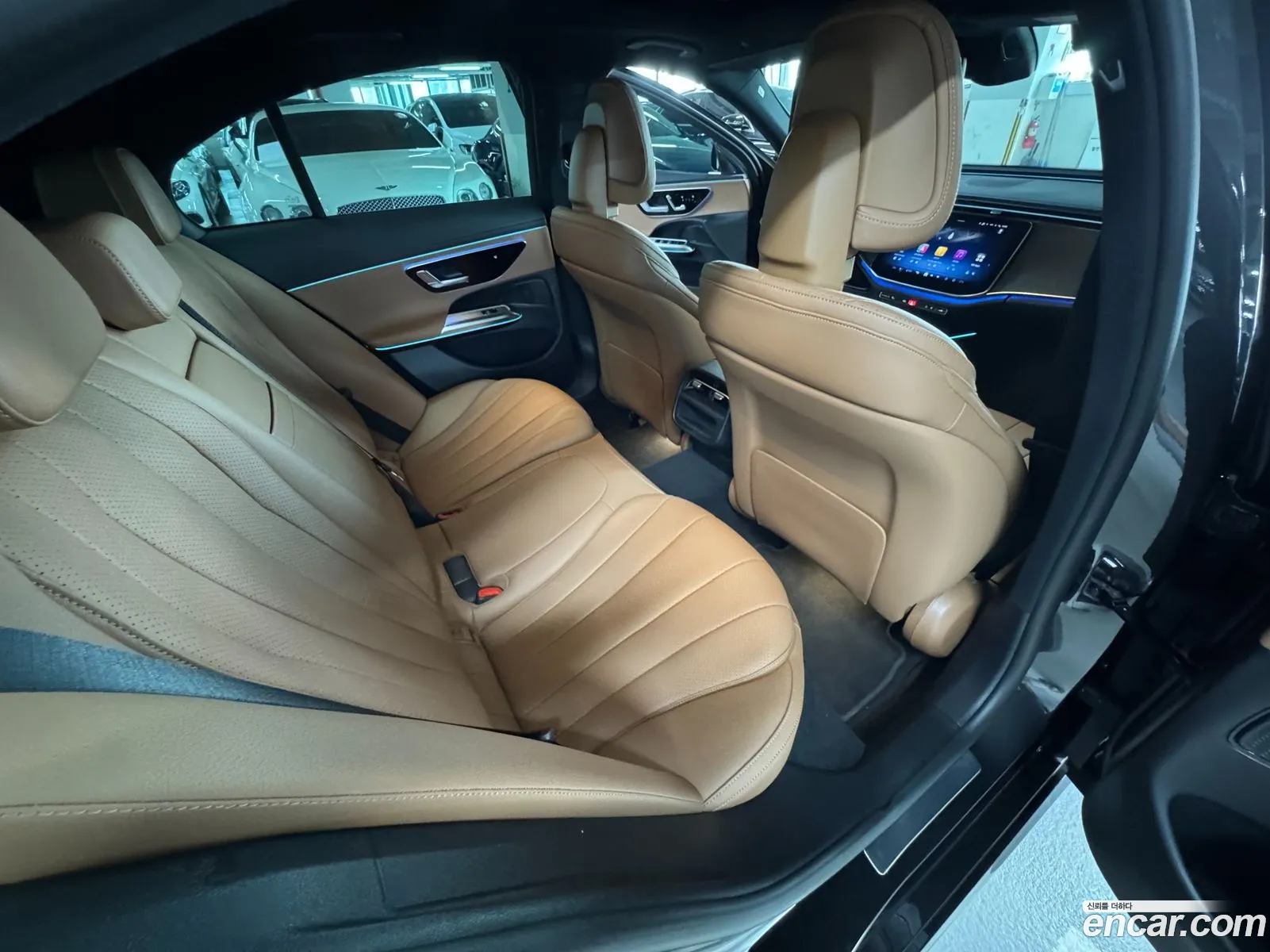 Mercedes-Benz E-Class W214 2025 — 13