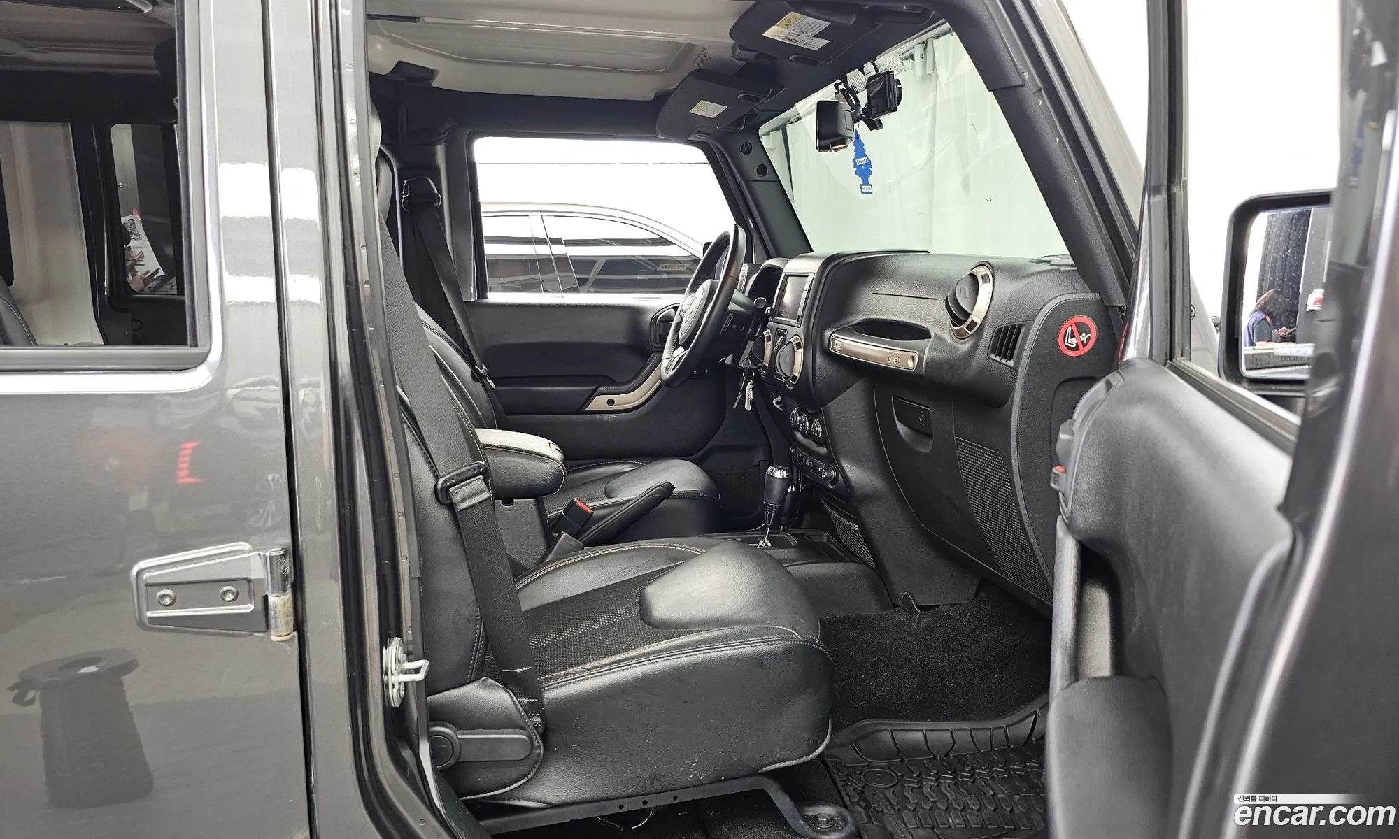 Jeep Wrangler 2016 1C4HJWEG0GL332263 — 2