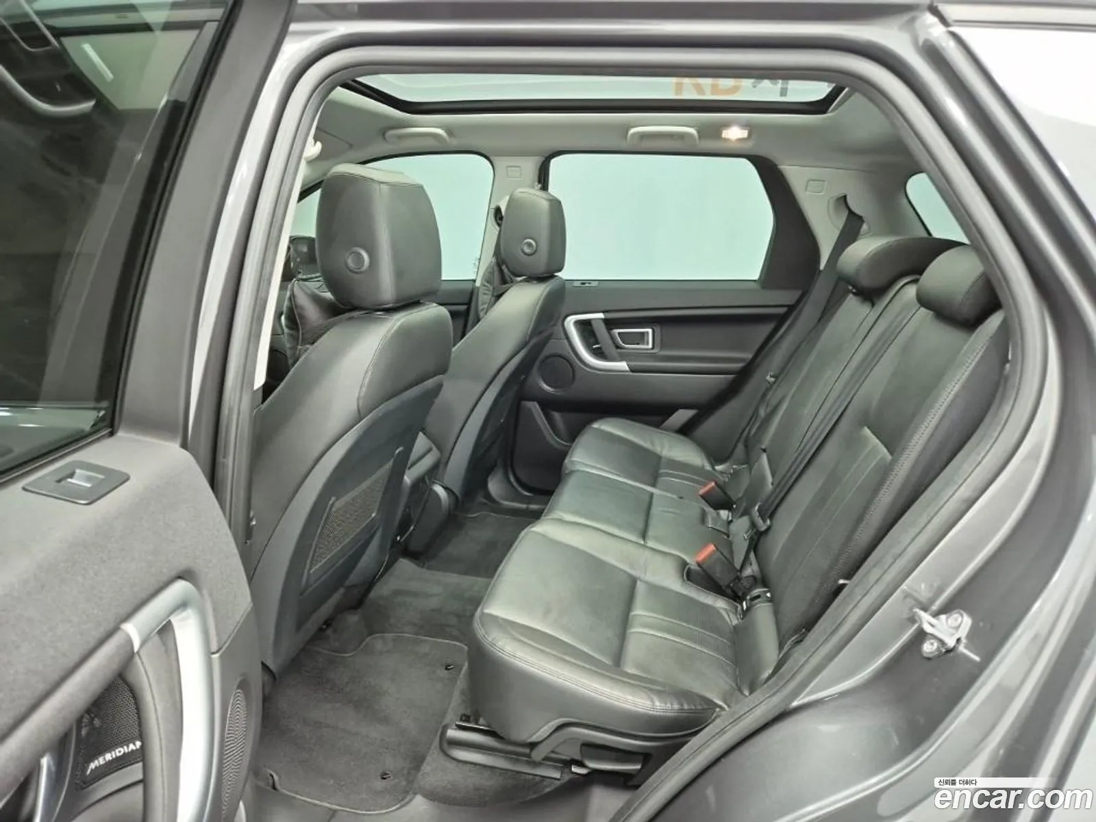 Land Rover Discovery Sport 2018 — 13