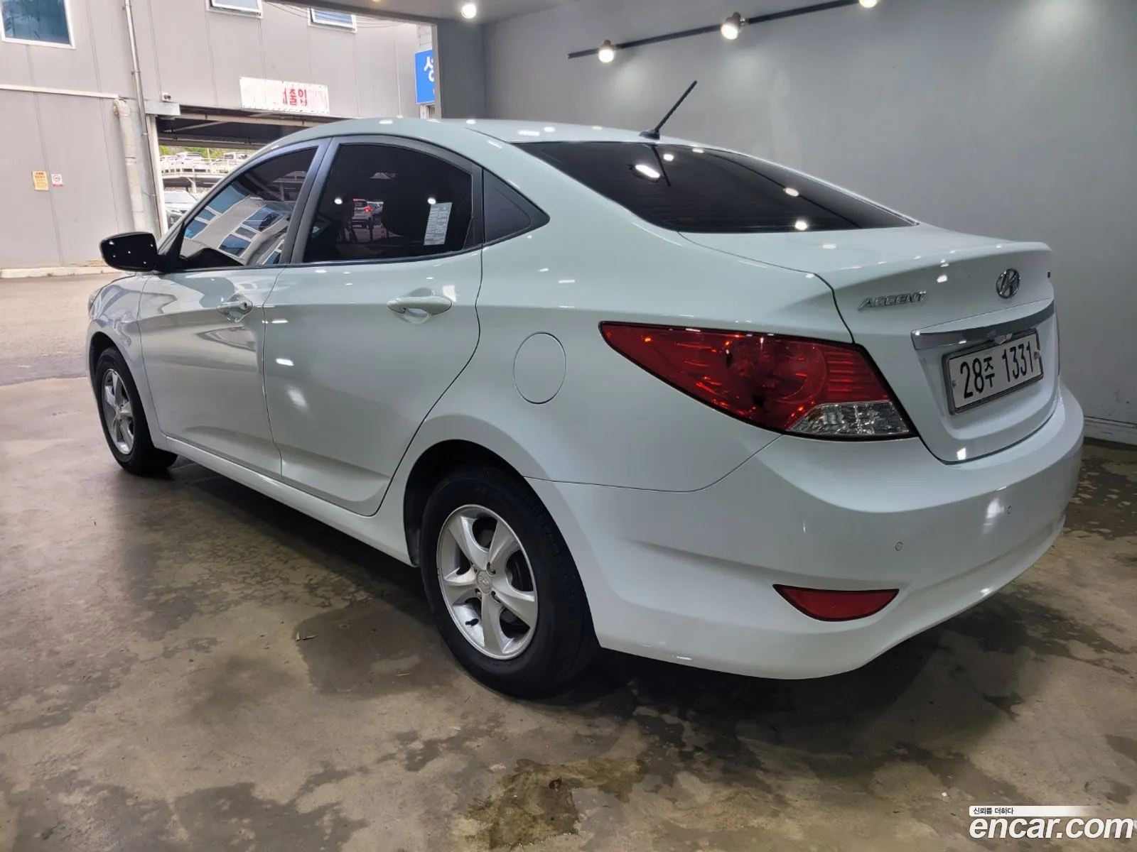 Hyundai Accent 2011 — 17