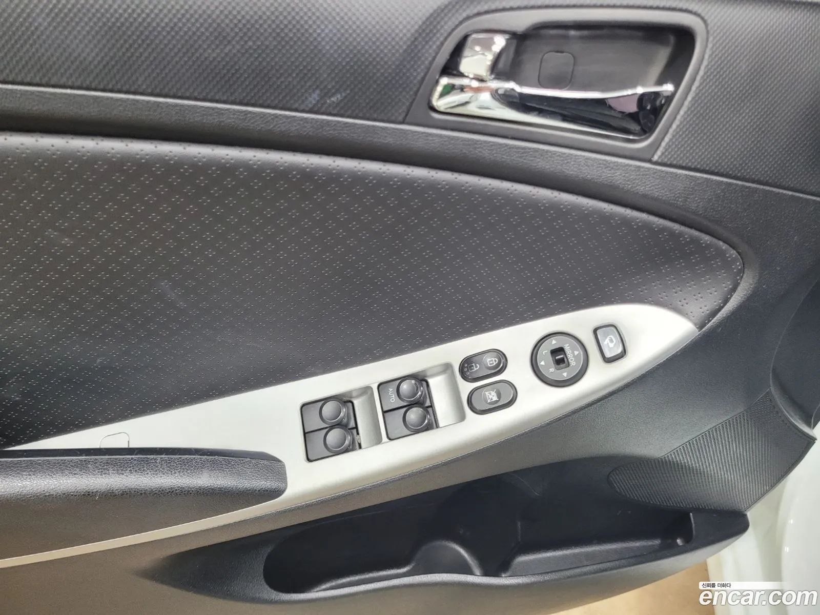 Hyundai Accent 2011 — 12