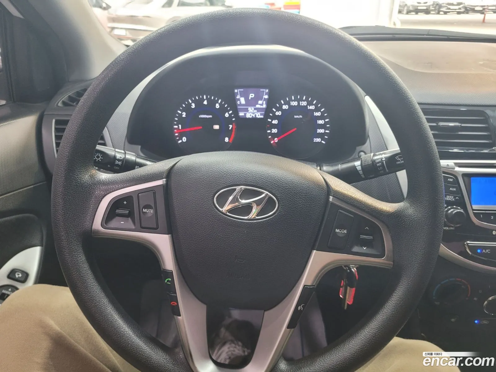 Hyundai Accent 2011 — 14