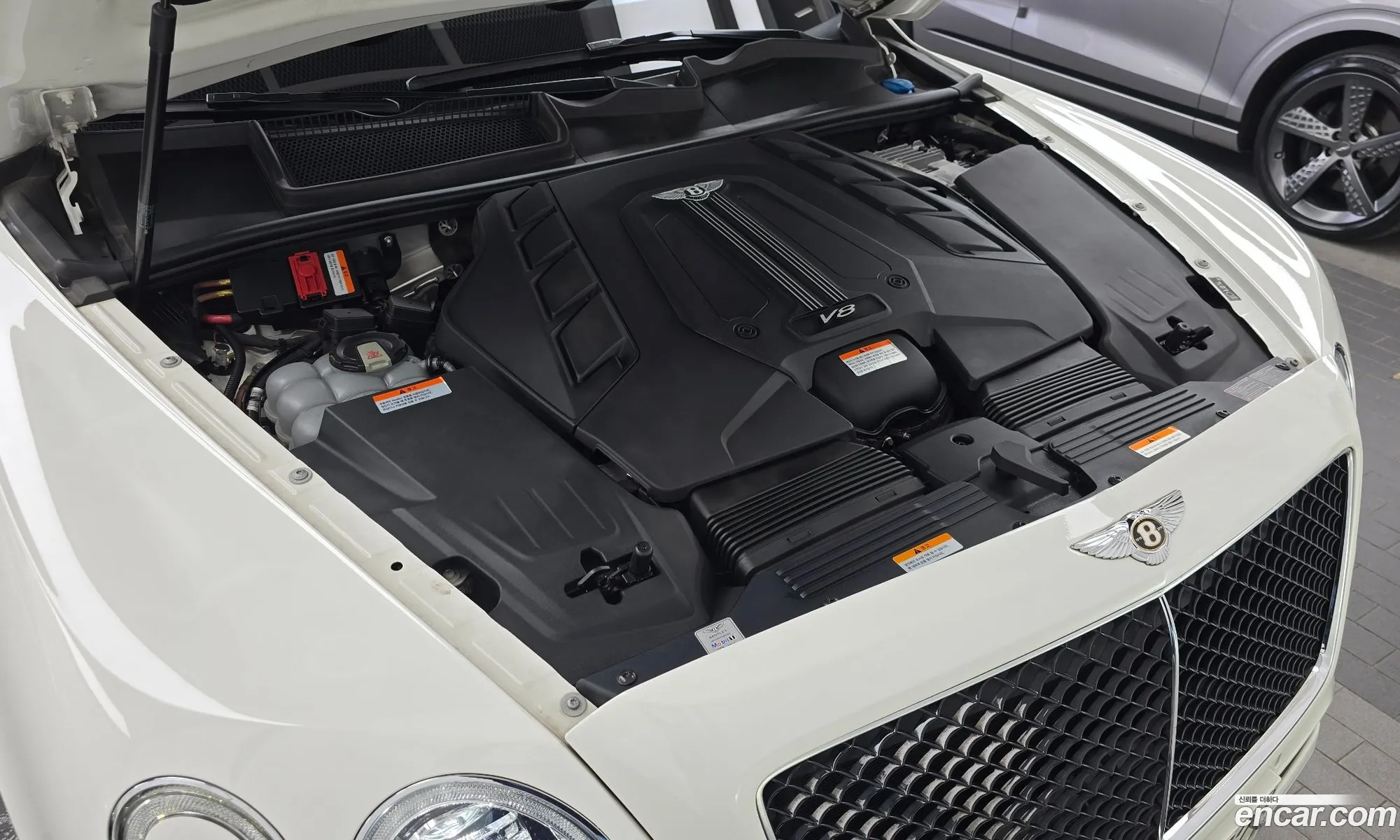 Bentley Bentayga 2020 SJAAM14V4LC029607 — 3