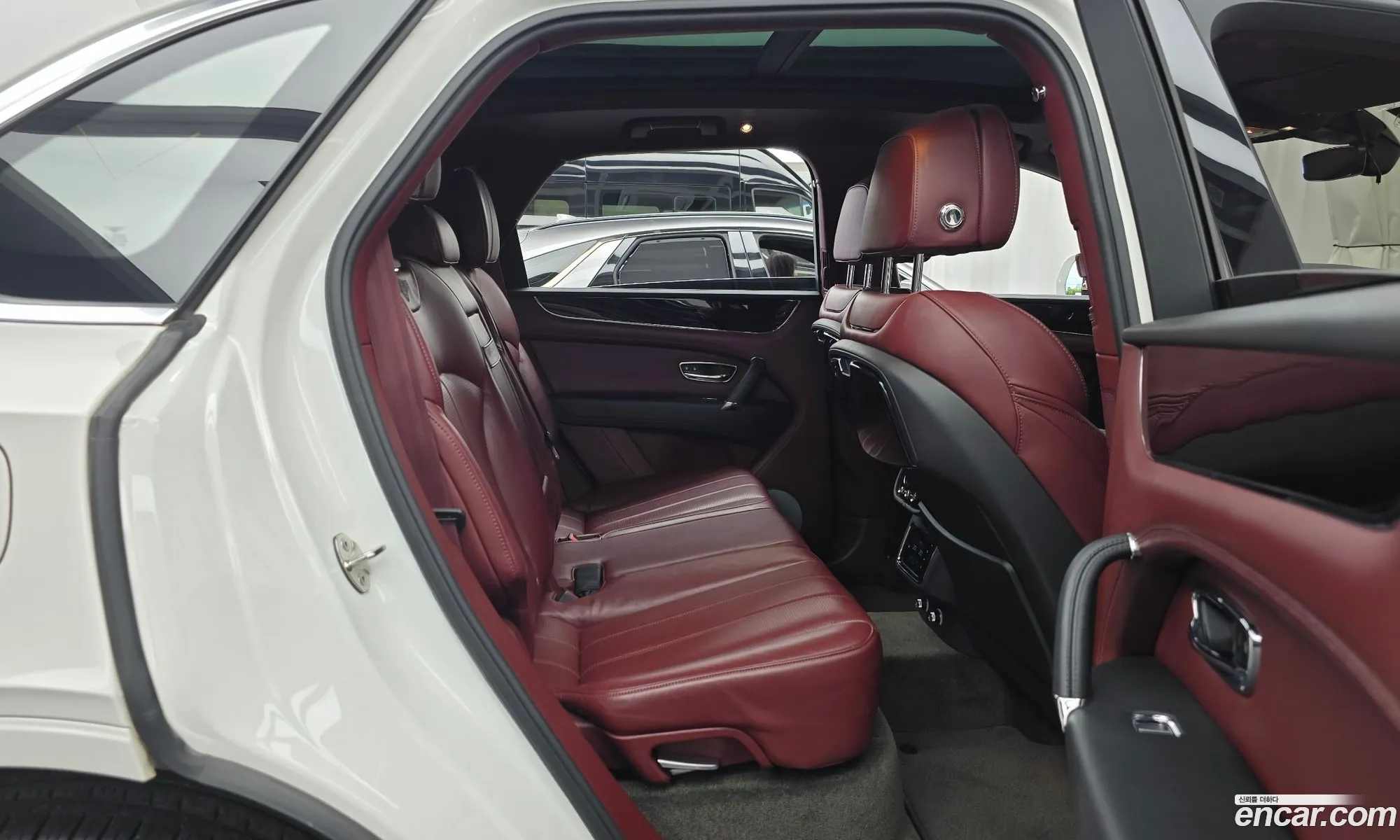 Bentley Bentayga 2020 SJAAM14V4LC029607 — 4