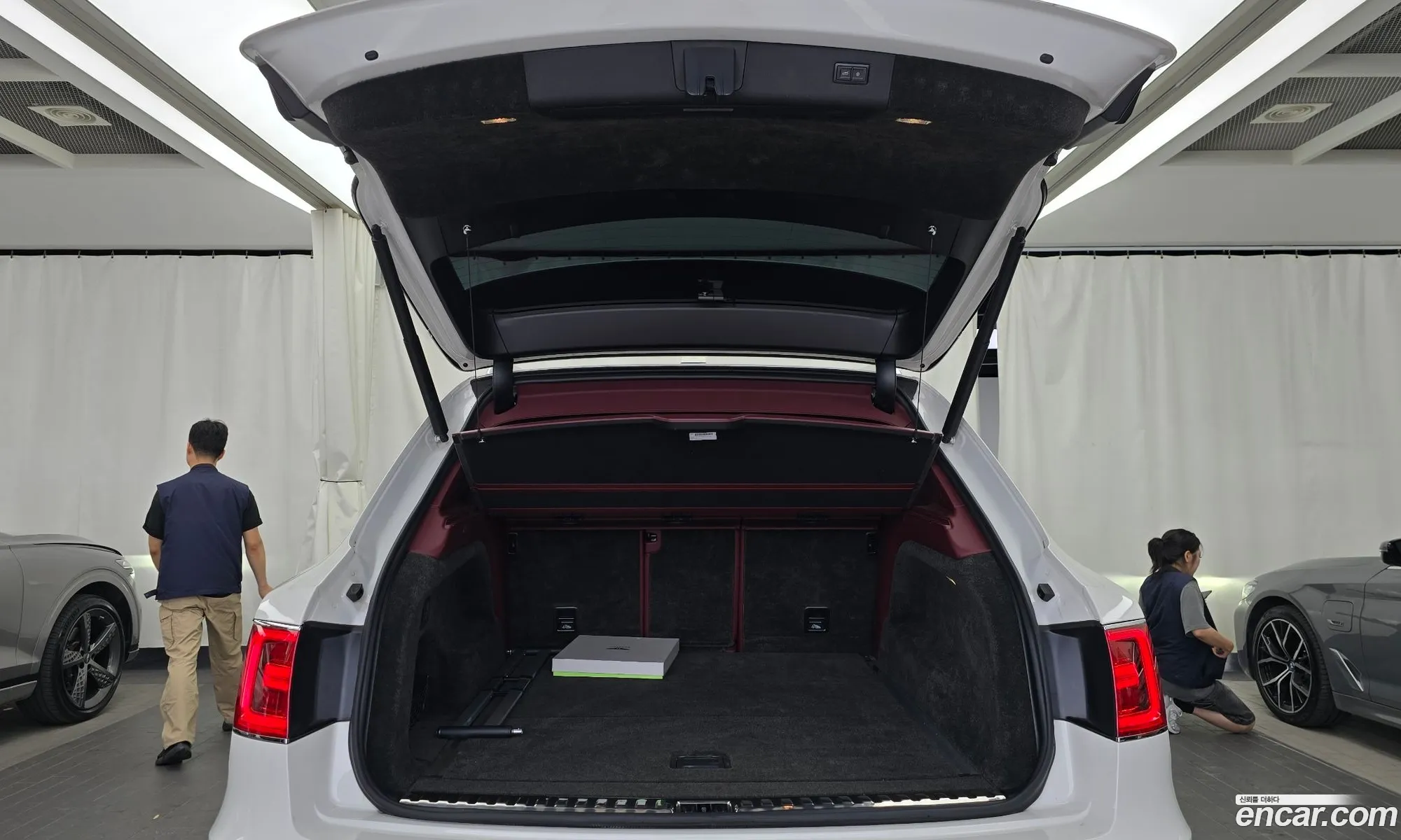 Bentley Bentayga 2020 SJAAM14V4LC029607 — 8