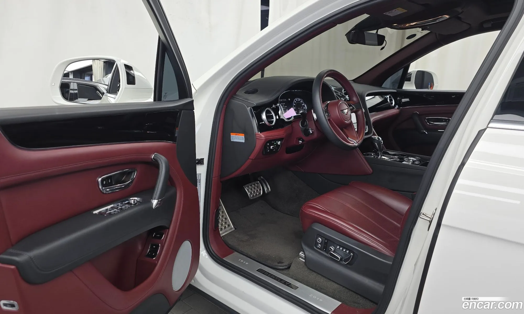 Bentley Bentayga 2020 SJAAM14V4LC029607 — 16
