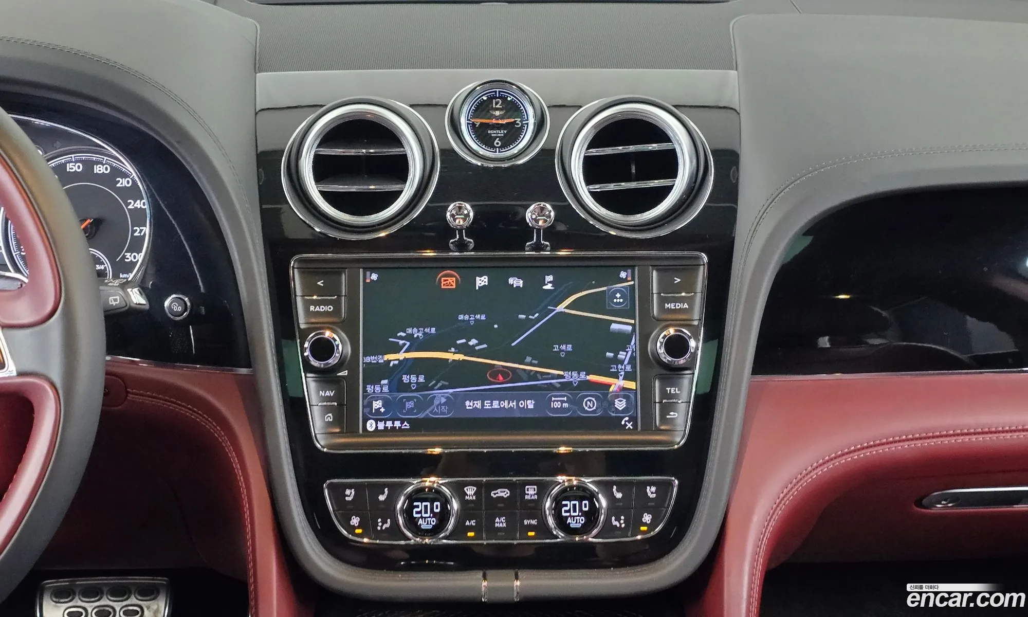 Bentley Bentayga 2020 SJAAM14V4LC029607 — 13
