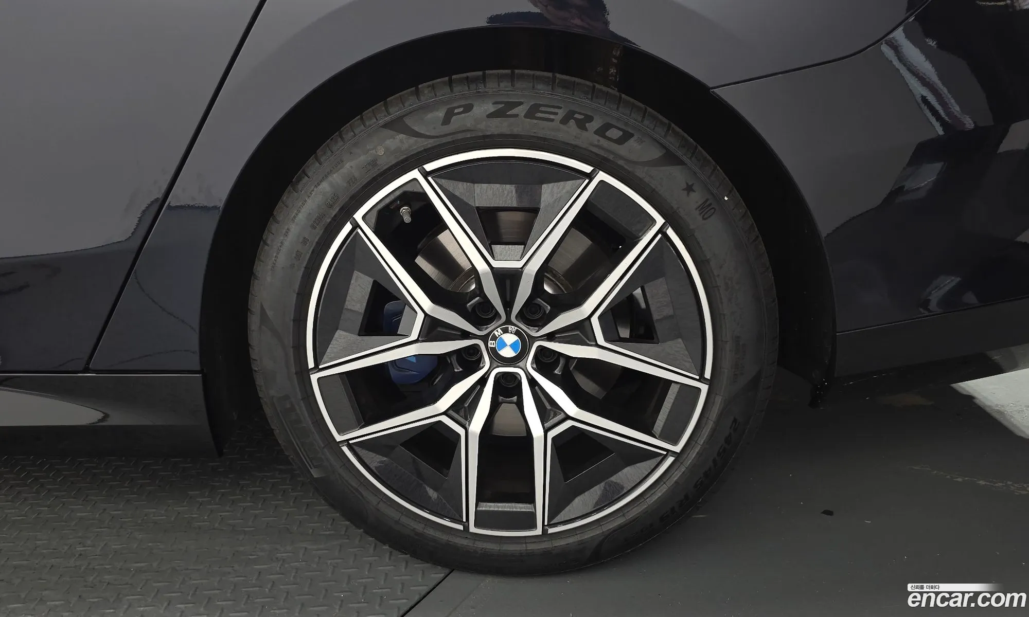 BMW 5 Series 2026 WBA41FL02TCV95740 — 24