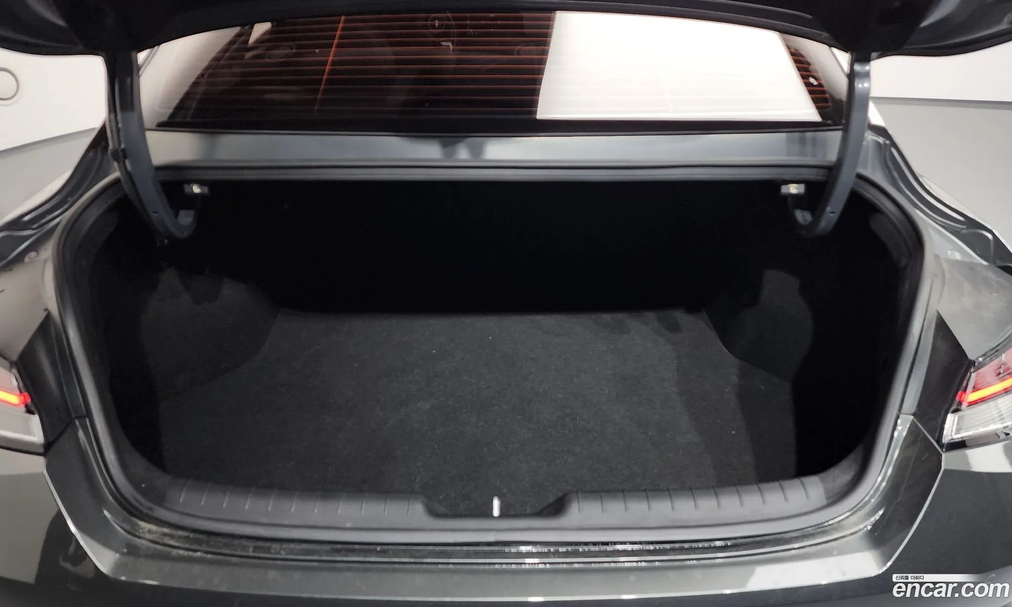 Hyundai Elantra 2021 — 33