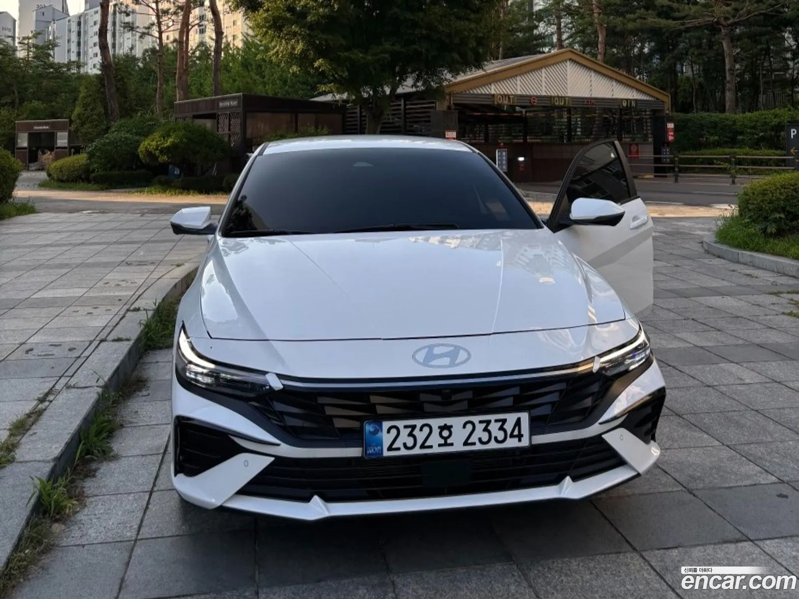 Hyundai Elantra 2025 — 3