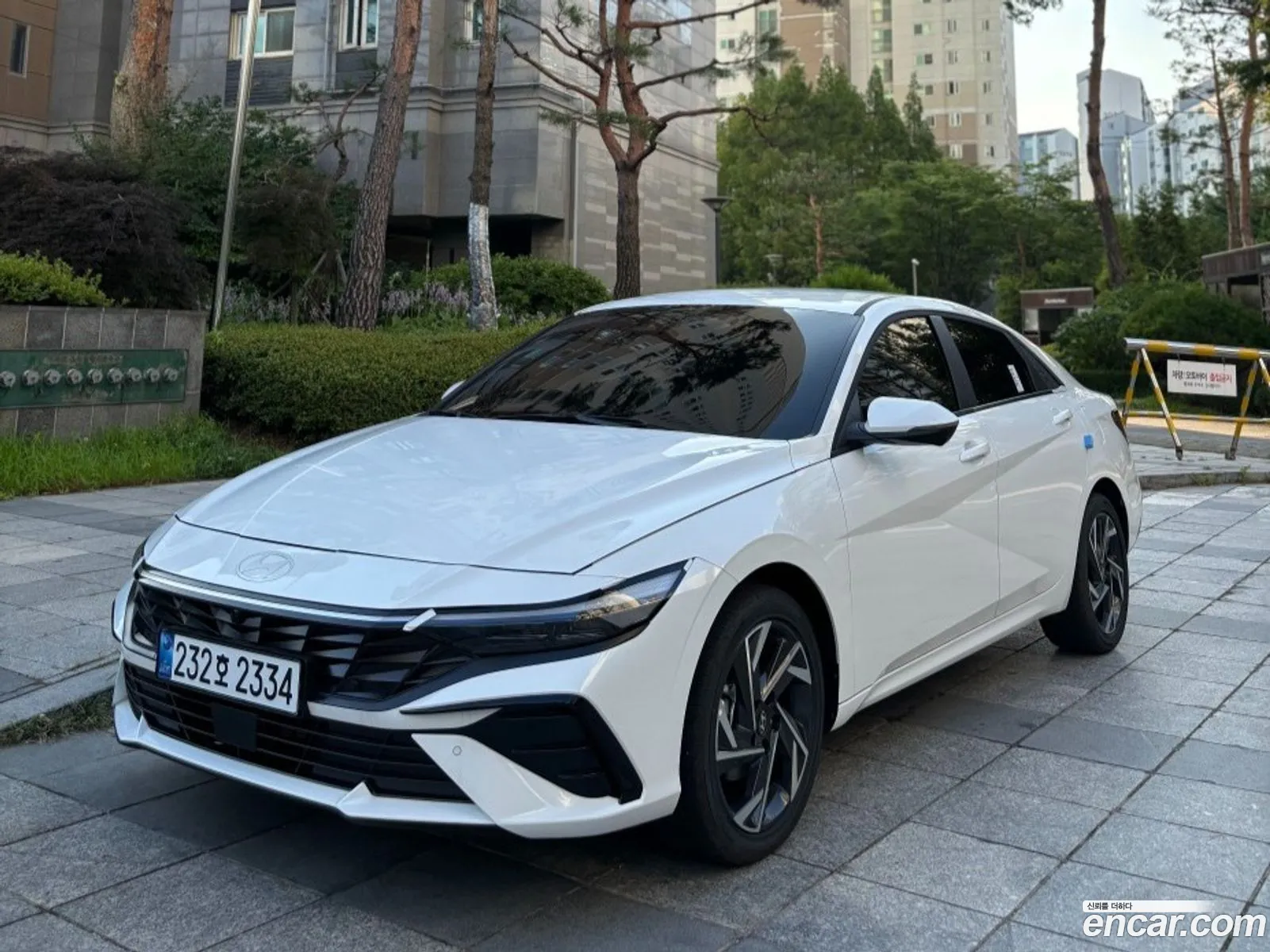 Hyundai Elantra 2025 — 5