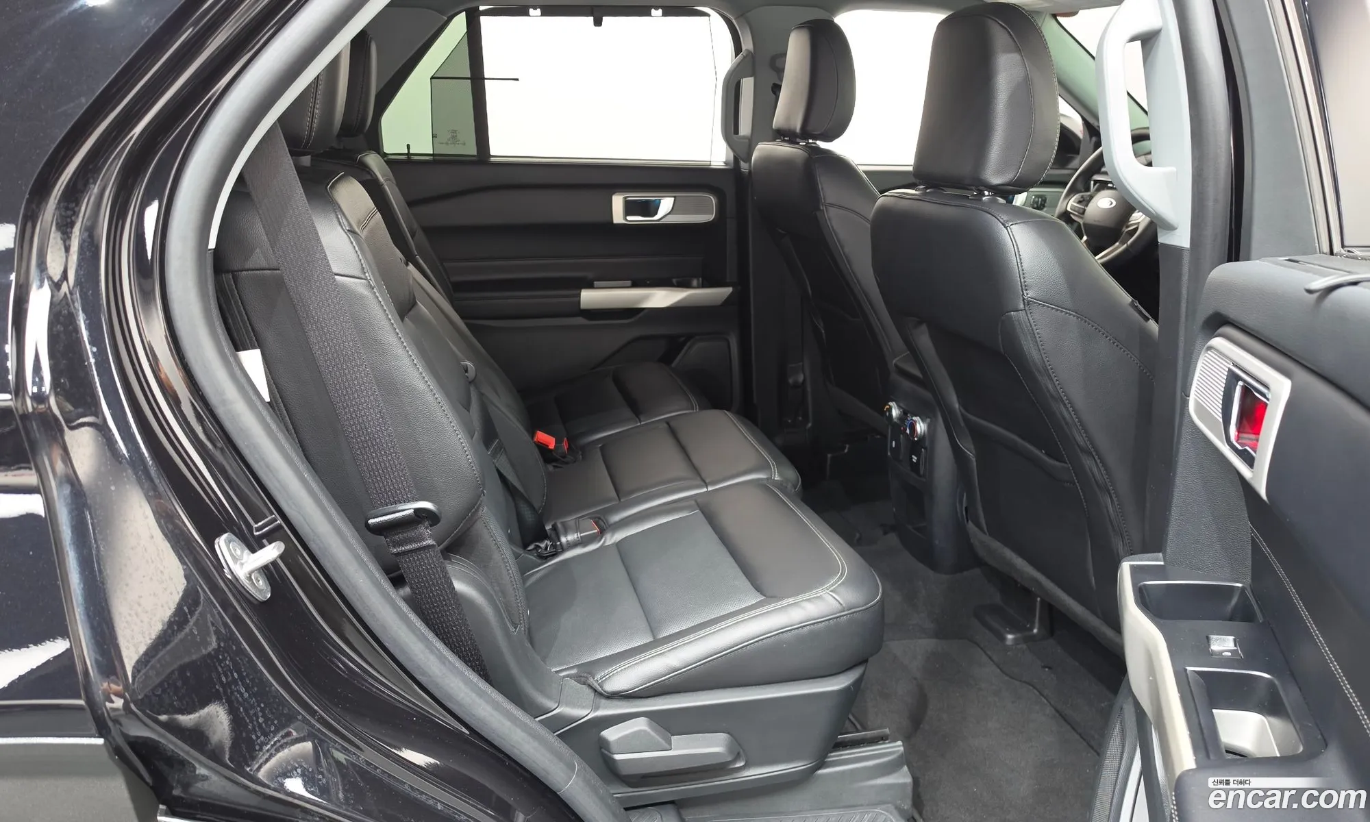 Ford Explorer 6th Gen 2021 1FMSK8FH4MGC01908 — 18