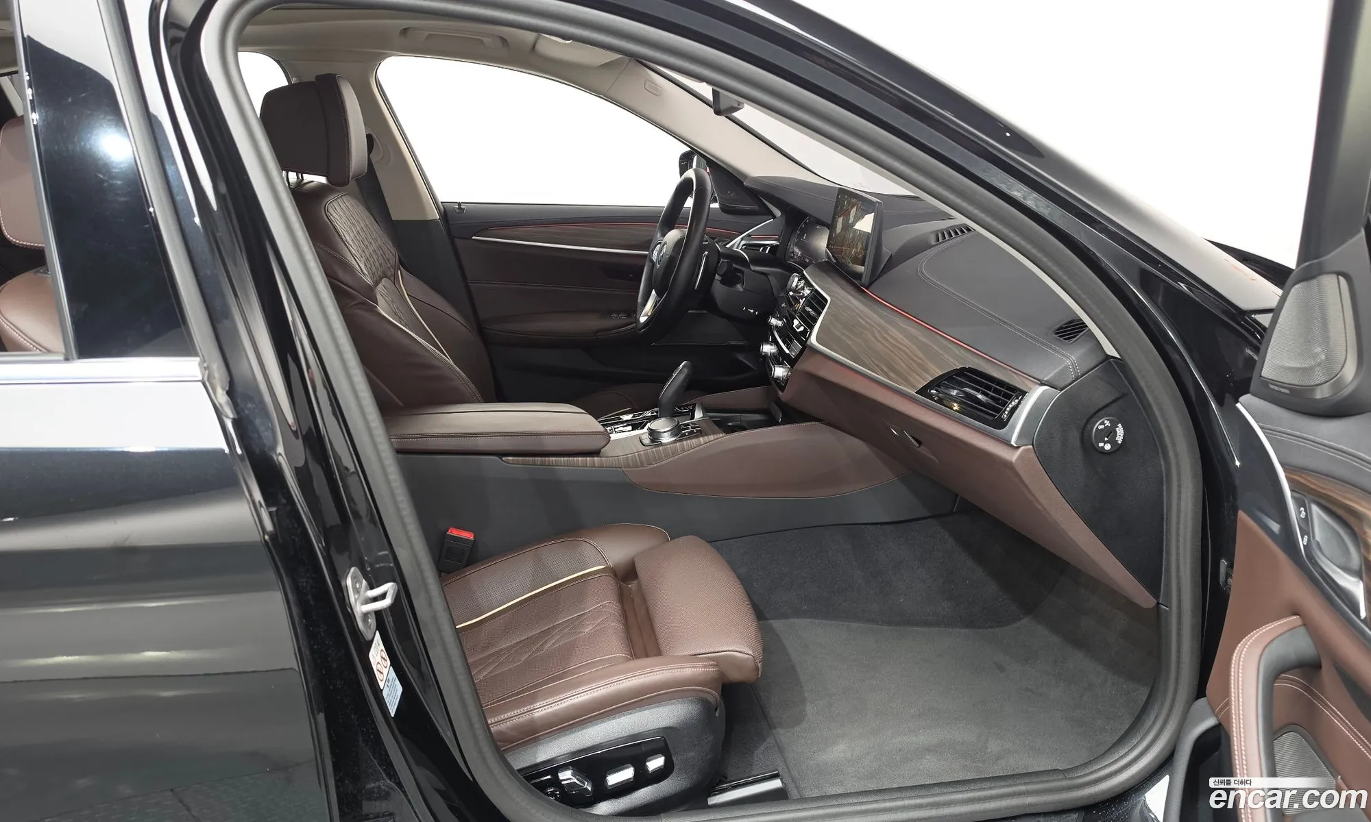 BMW 5 Series 2023 WBA51AG04PCN10257 — 14