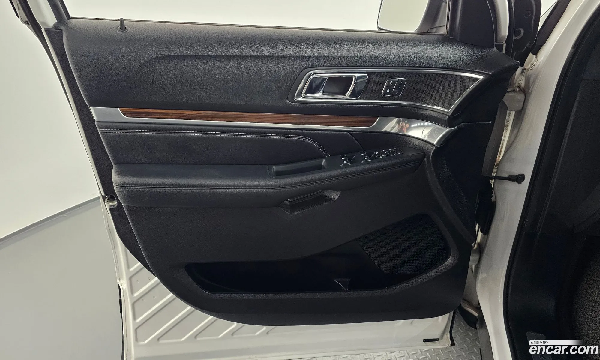 Ford Explorer 2019 — 16