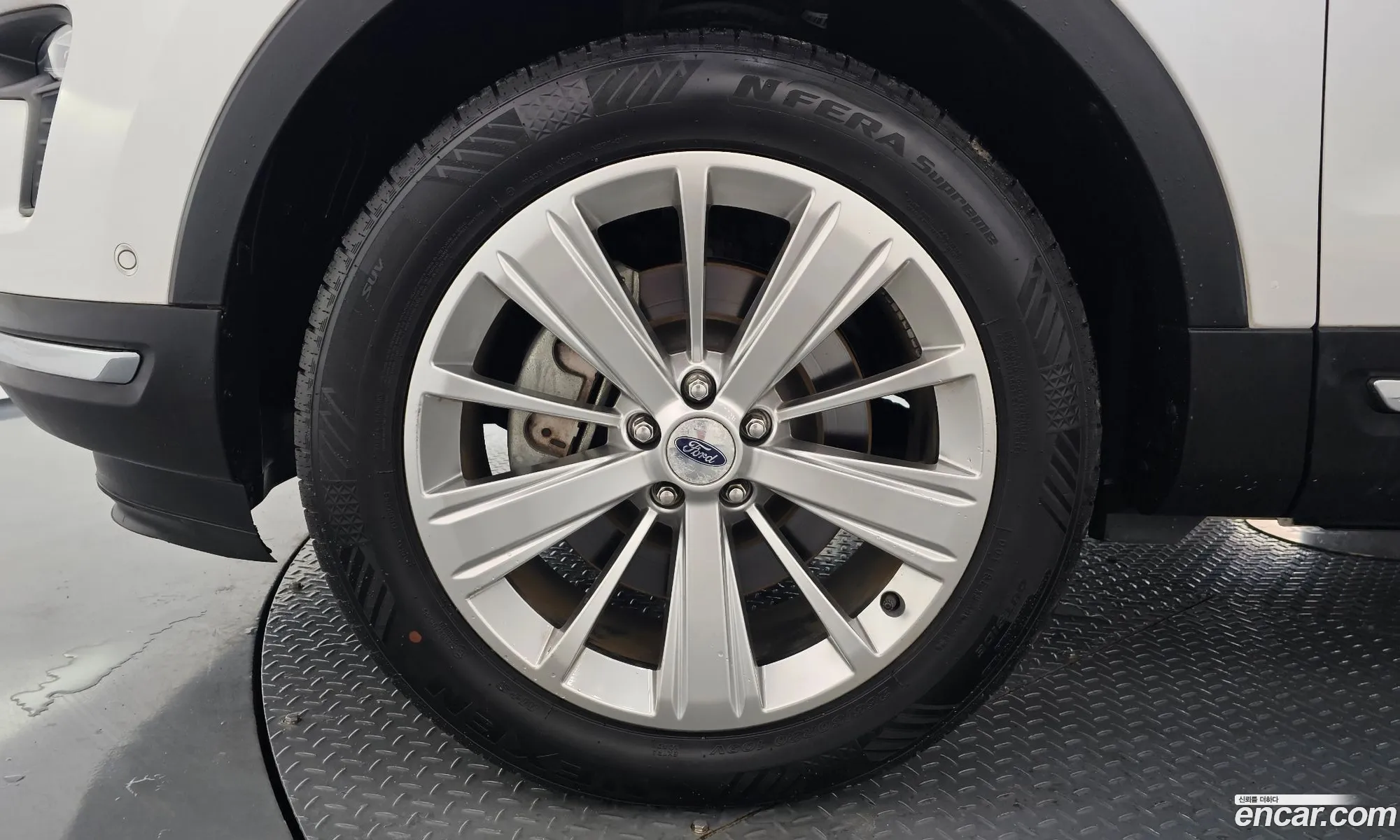 Ford Explorer 2019 — 35