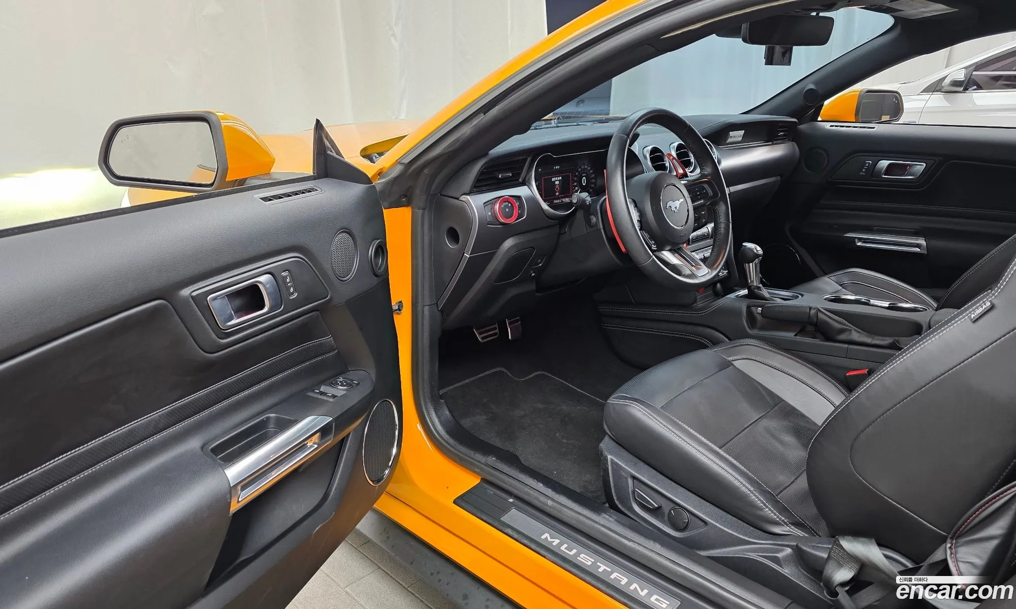Ford Mustang 2022 1FA6P8TH3N5102401 — 24