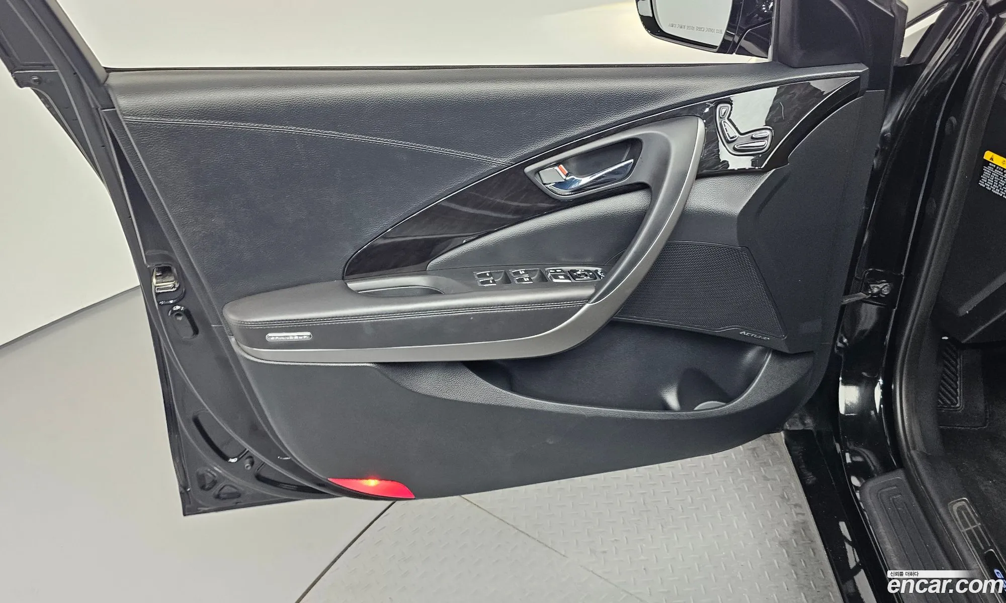 Hyundai Grandeur HG Hybrid 2015 — 2