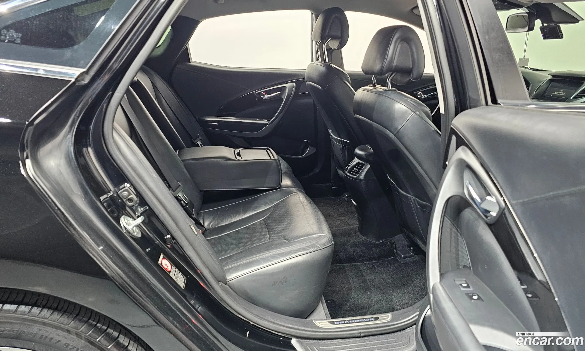 Hyundai Grandeur HG Hybrid 2015 — 24