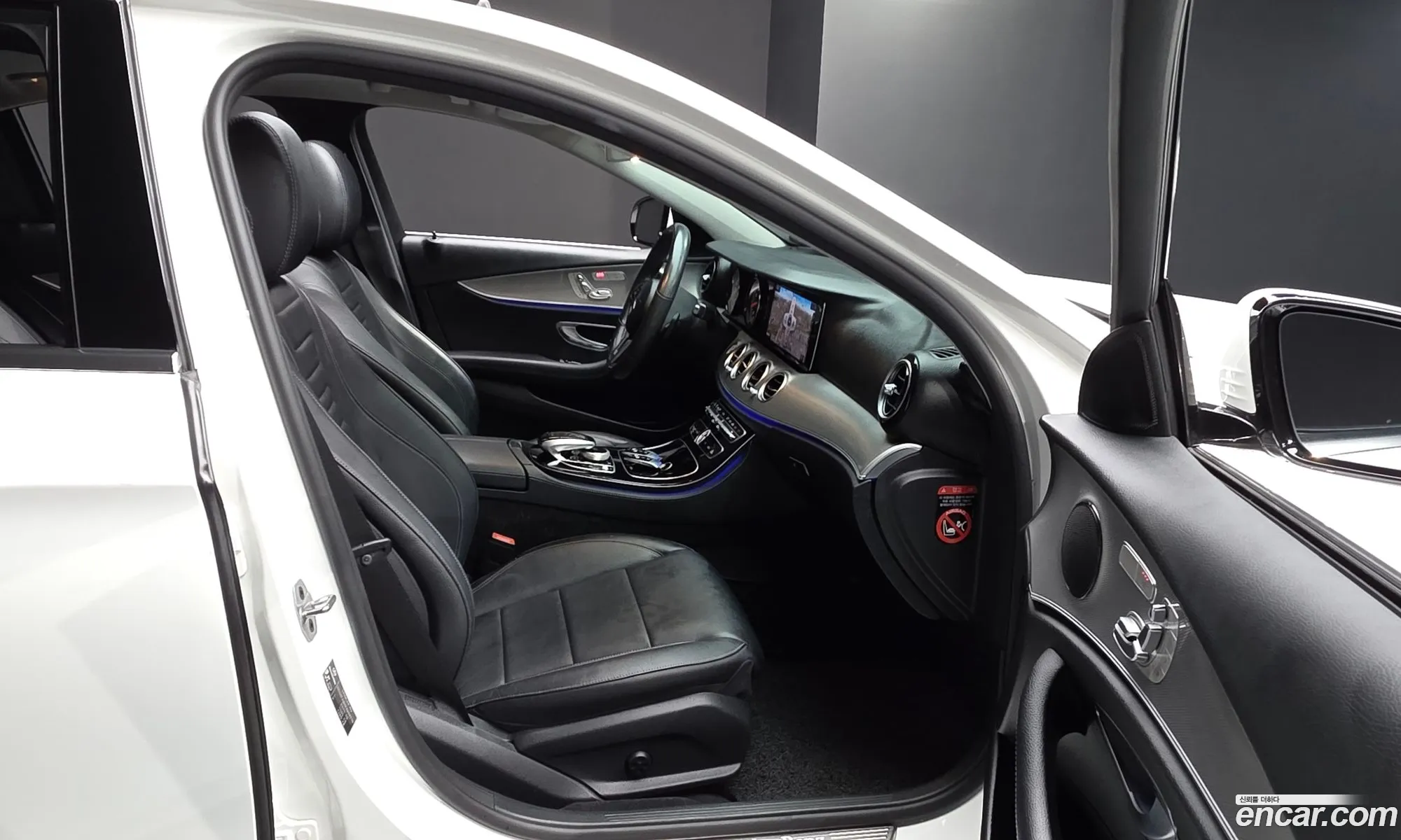 Mercedes-Benz E-Class W213 2019 WDDZF4JB4KA694210 — 14