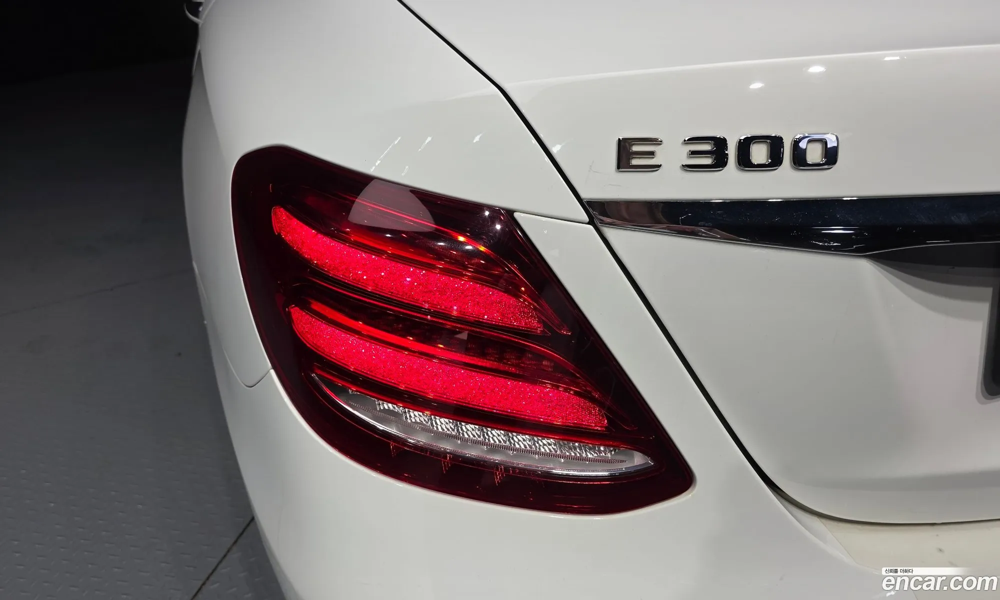 Mercedes-Benz E-Class W213 2019 WDDZF4JB4KA694210 — 5
