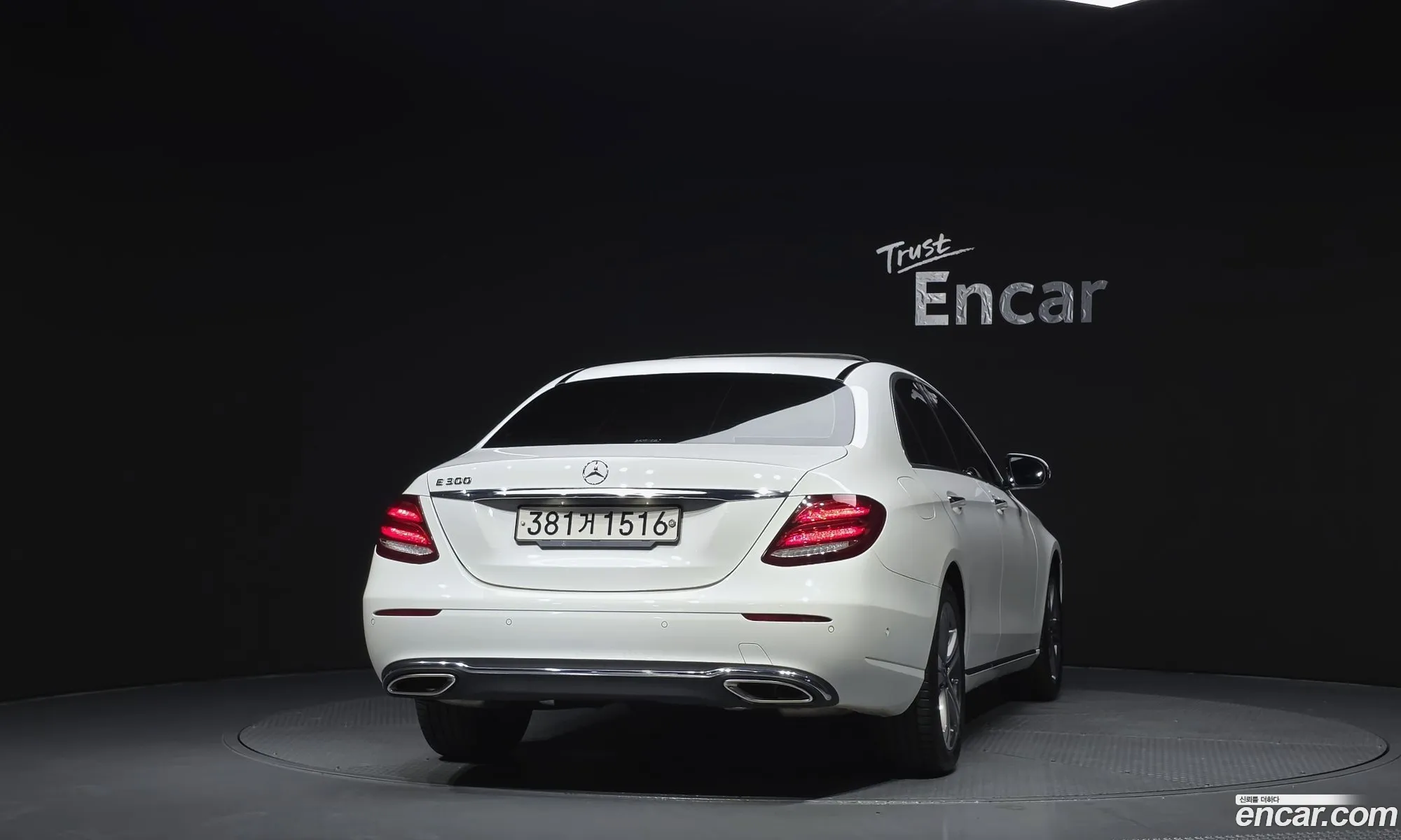 Mercedes-Benz E-Class W213 2019 WDDZF4JB4KA694210 — 16
