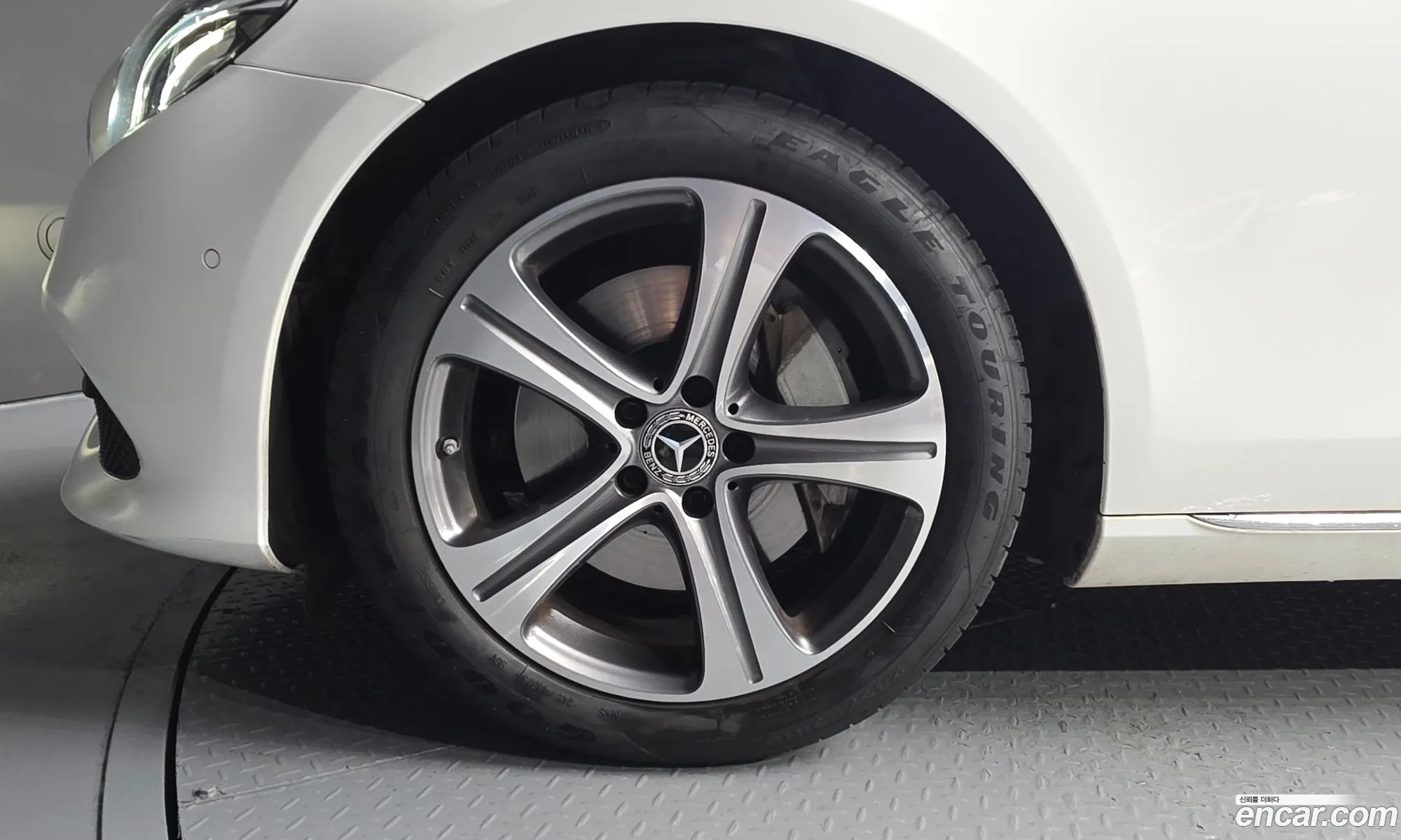 Mercedes-Benz E-Class W213 2019 WDDZF4JB4KA694210 — 26
