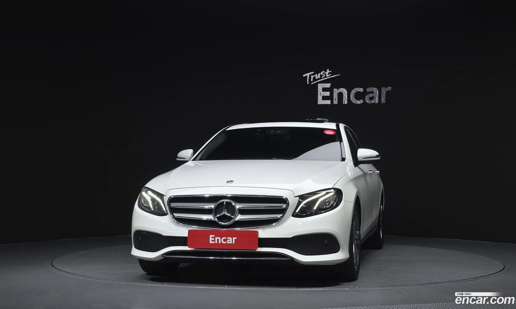 Mercedes-Benz E-Class W213 2019 WDDZF4JB4KA694210 — 28