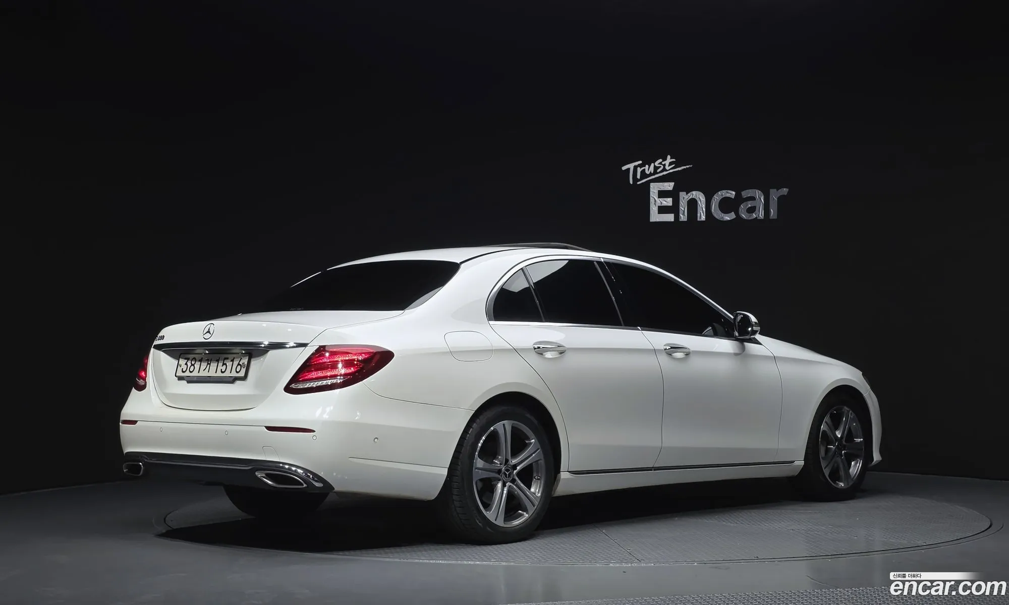 Mercedes-Benz E-Class W213 2019 WDDZF4JB4KA694210 — 22