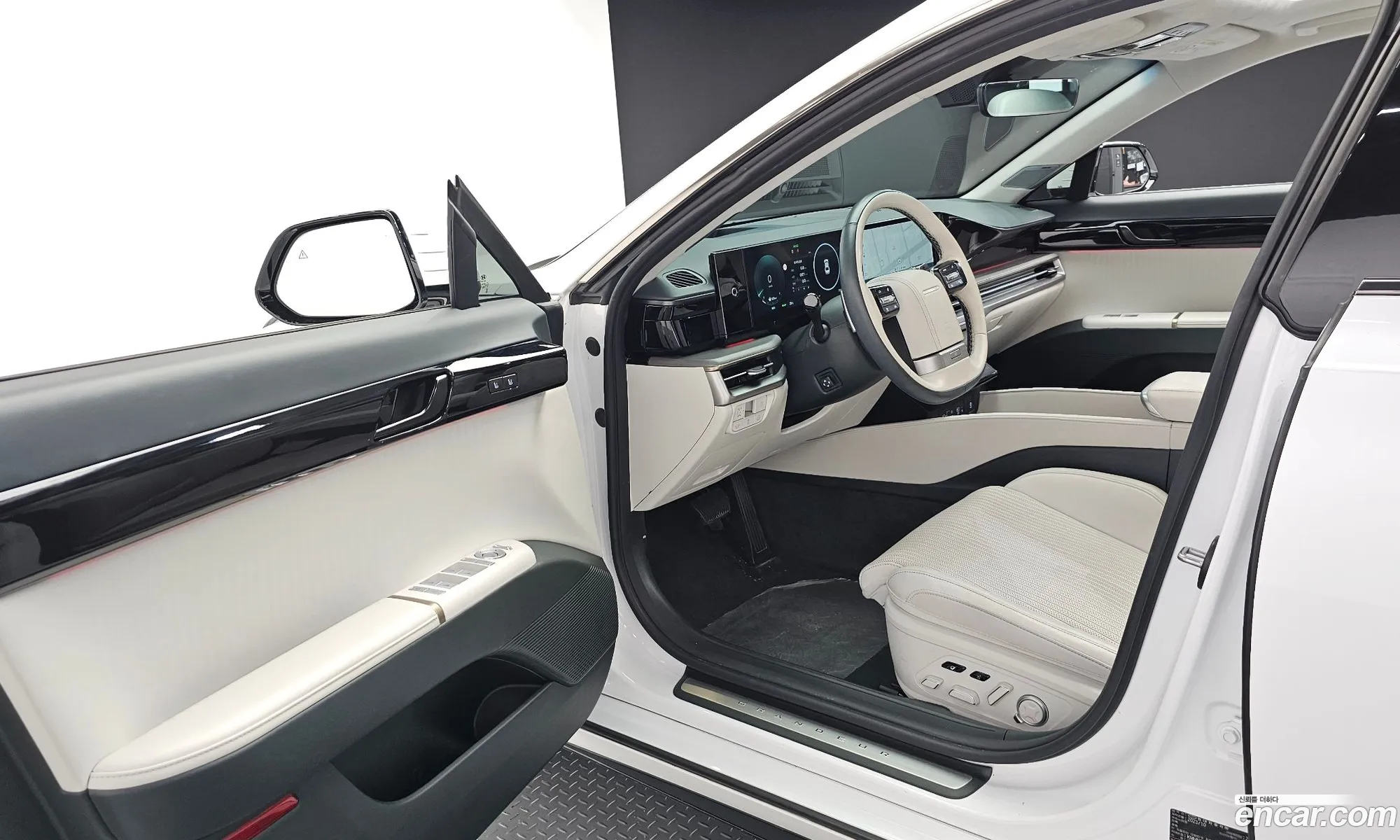 Hyundai Grandeur Hybrid 2023 — 11