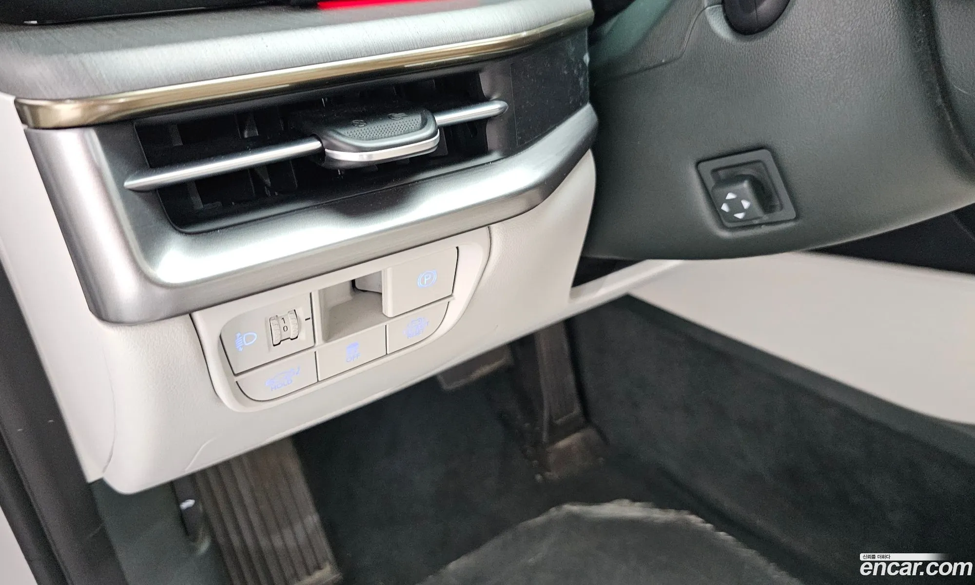 Hyundai Grandeur Hybrid 2023 — 17