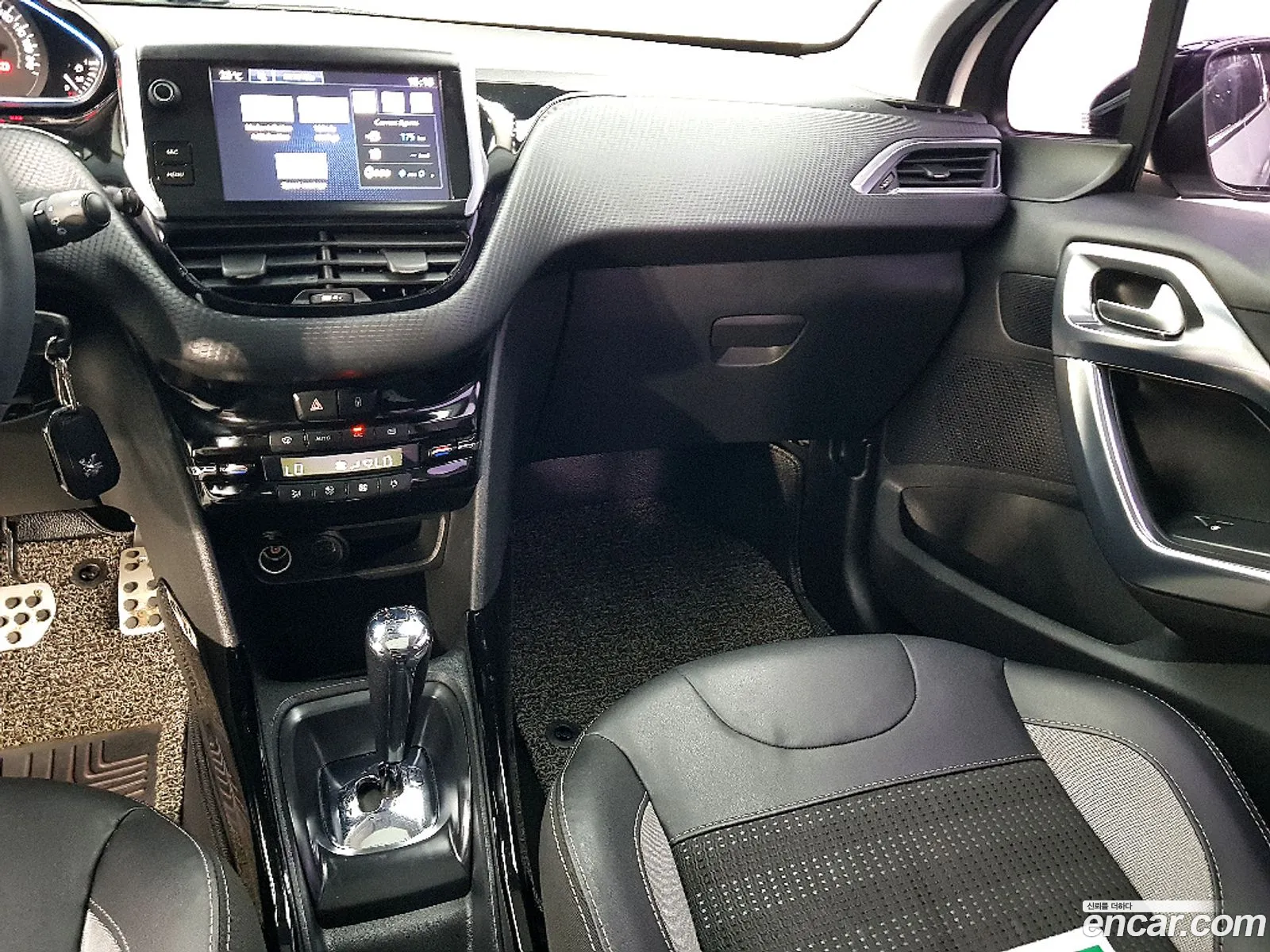 Peugeot 2008 2017 — 16